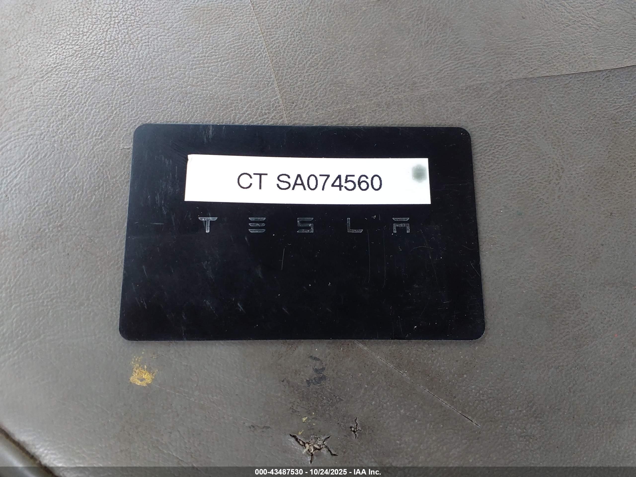 TESLA CYBERTRUCK image 11