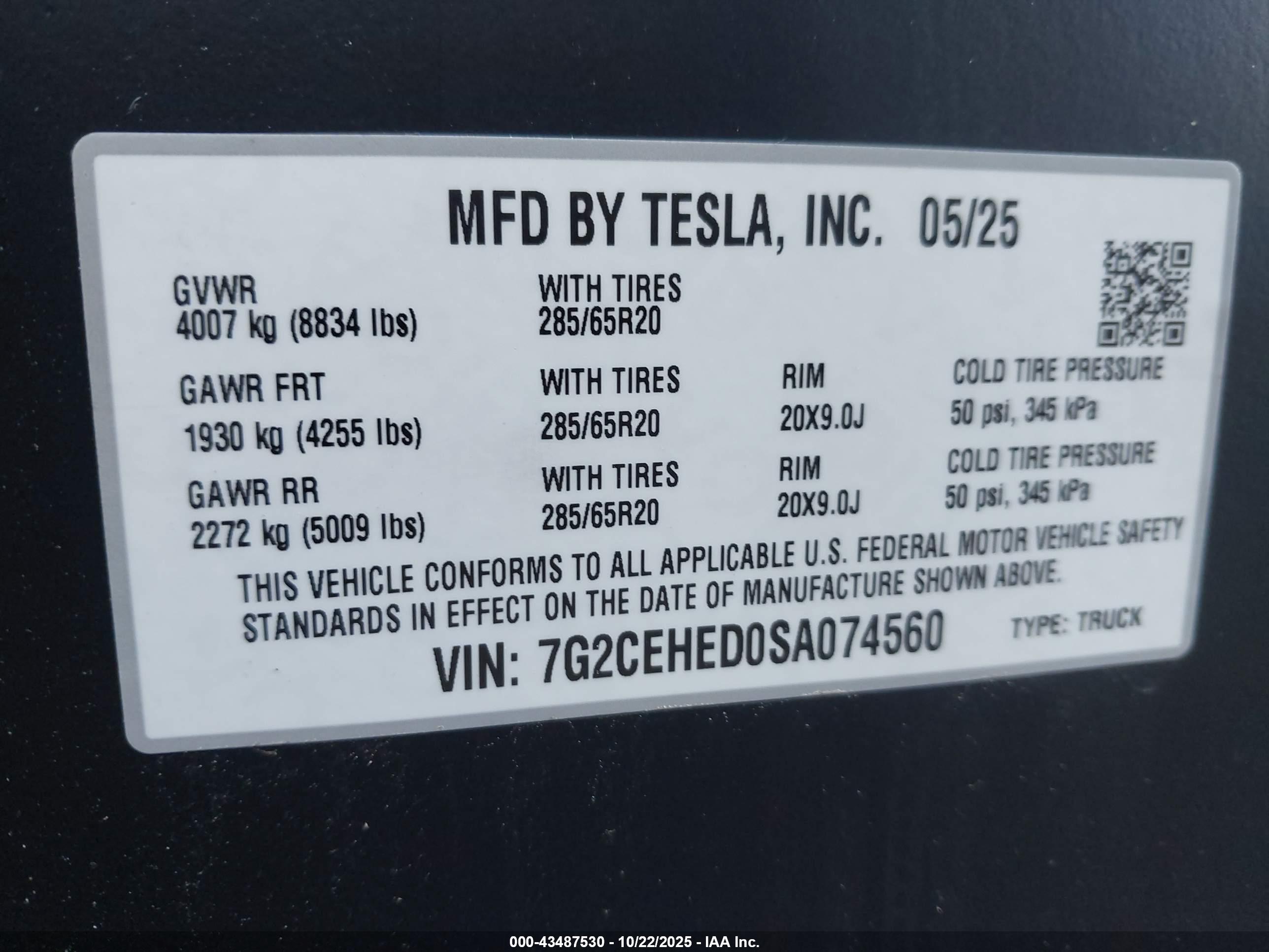TESLA CYBERTRUCK image 9