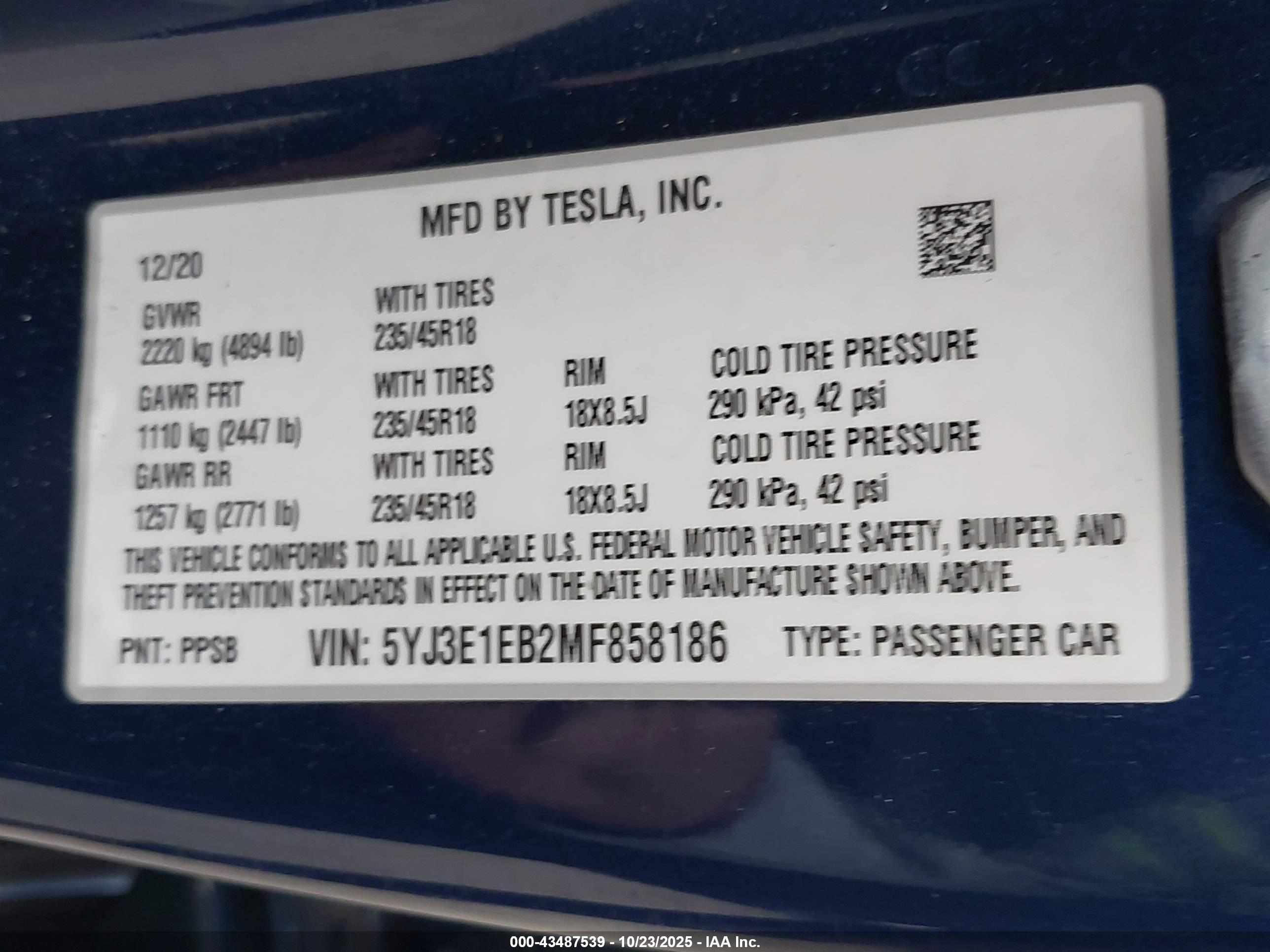 TESLA MODEL image 9
