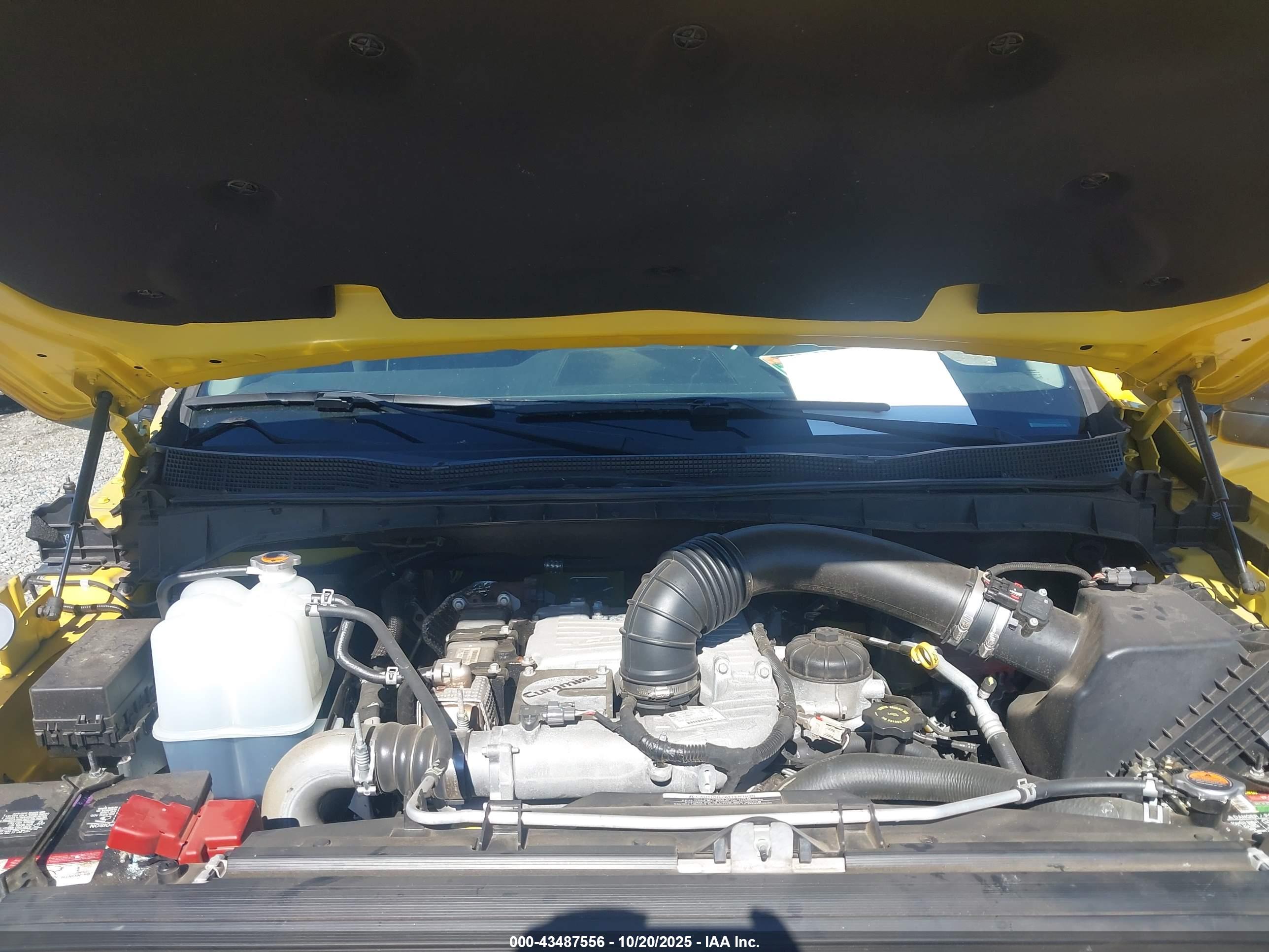 NISSAN TITAN image 10