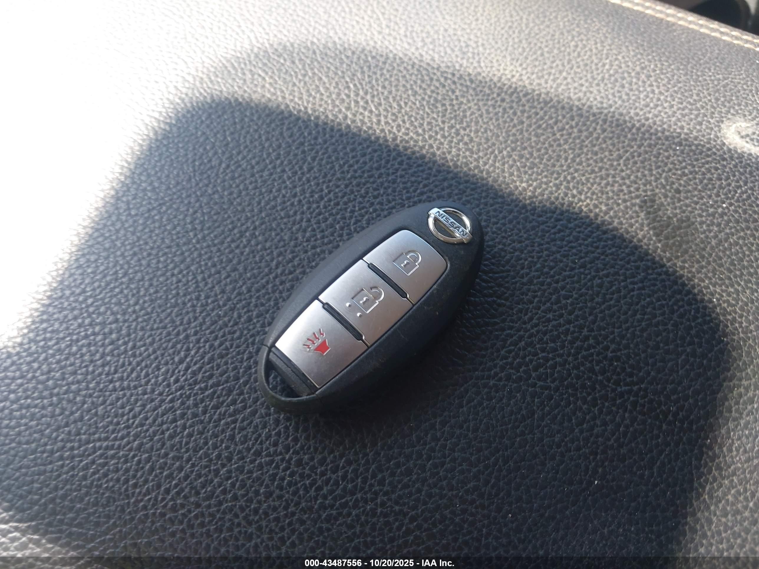 NISSAN TITAN image 11