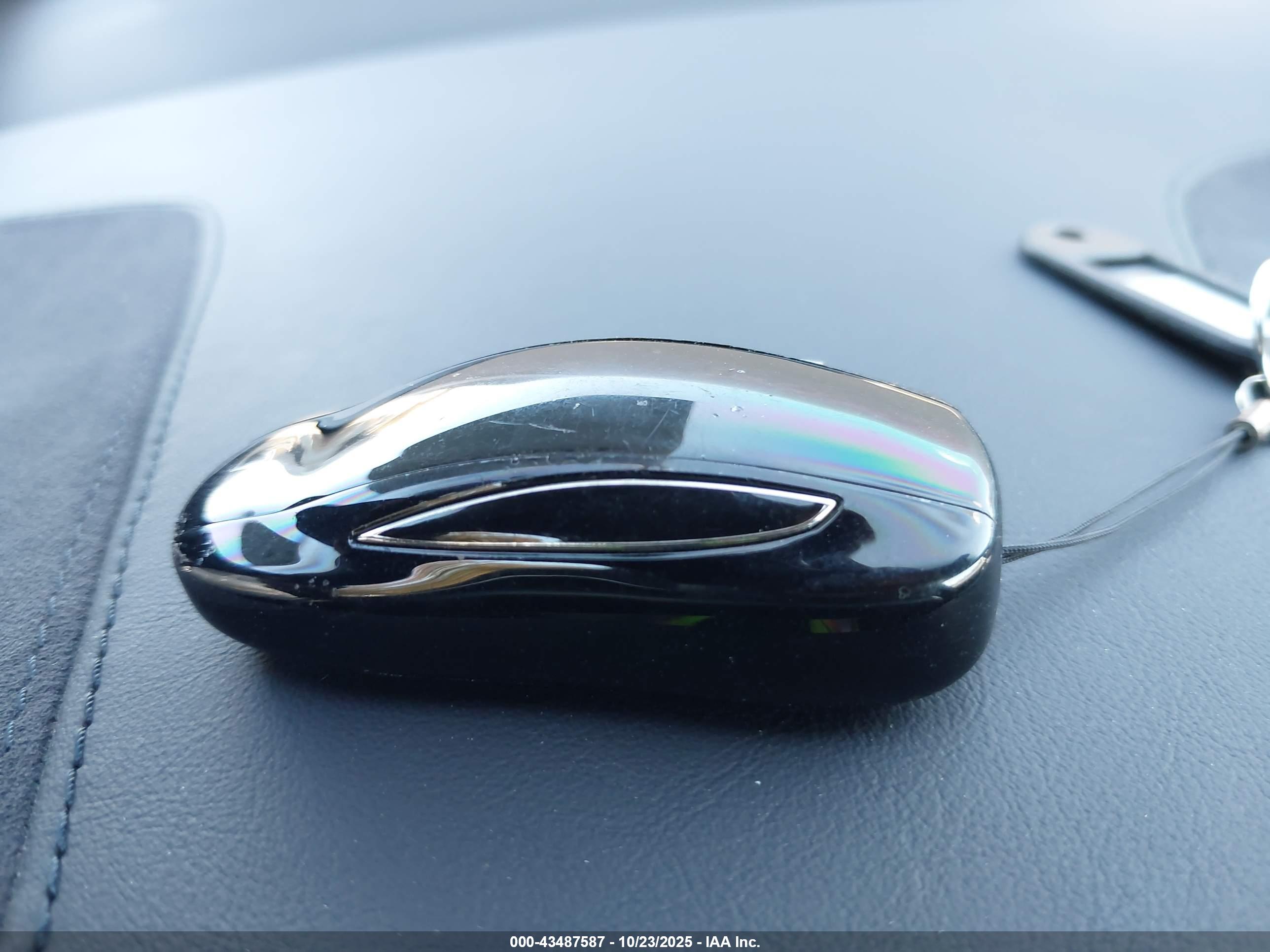 TESLA MODEL image 11