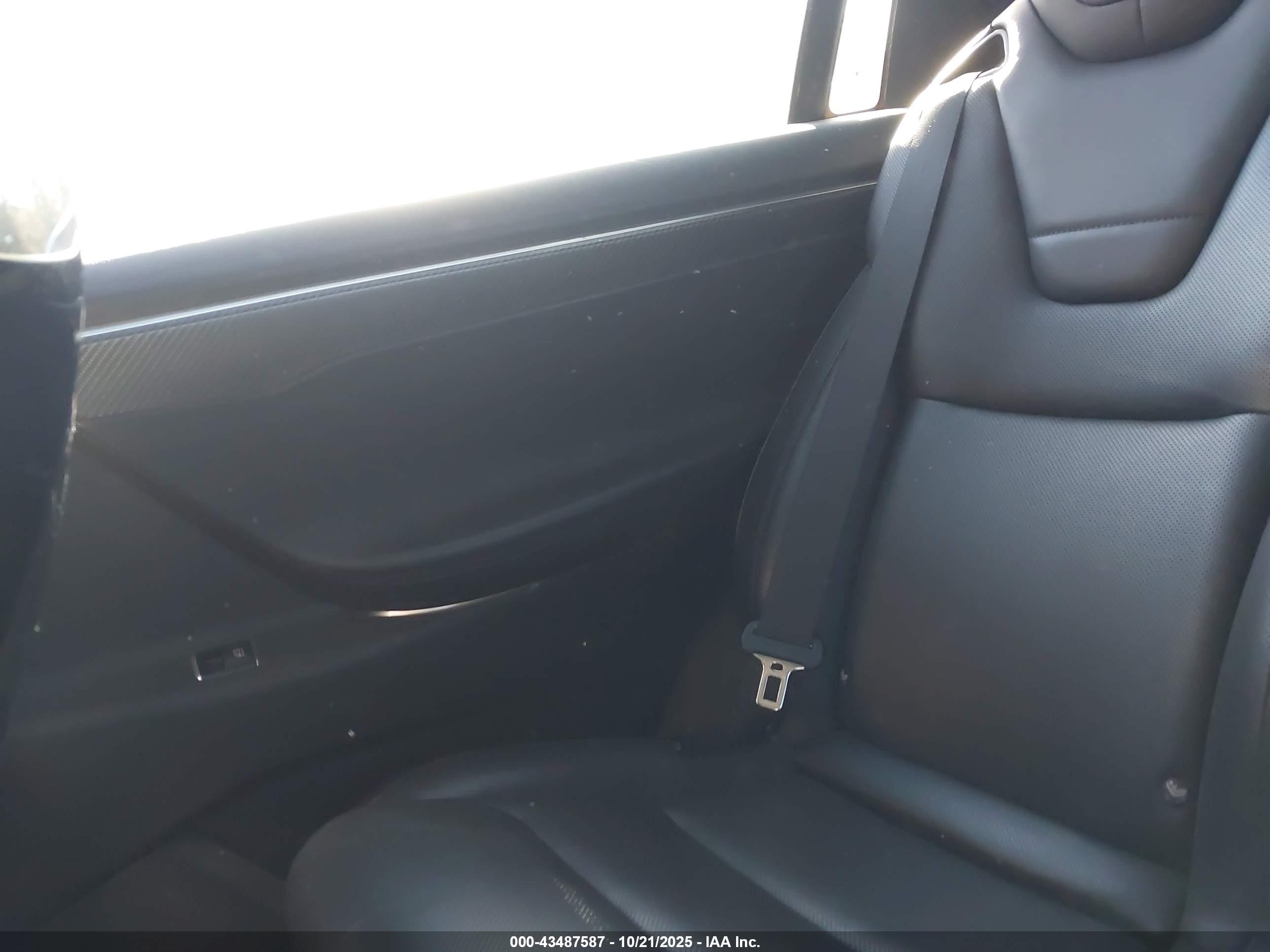 TESLA MODEL image 8