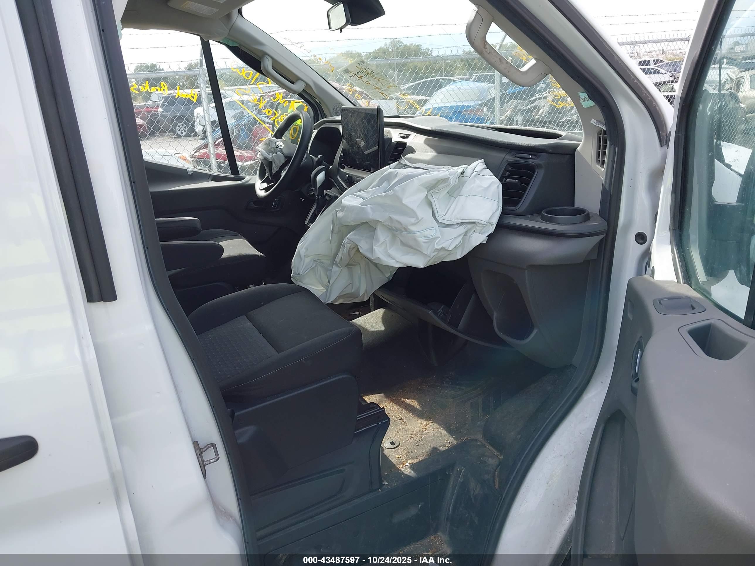 FORD TRANSIT-250 image 5