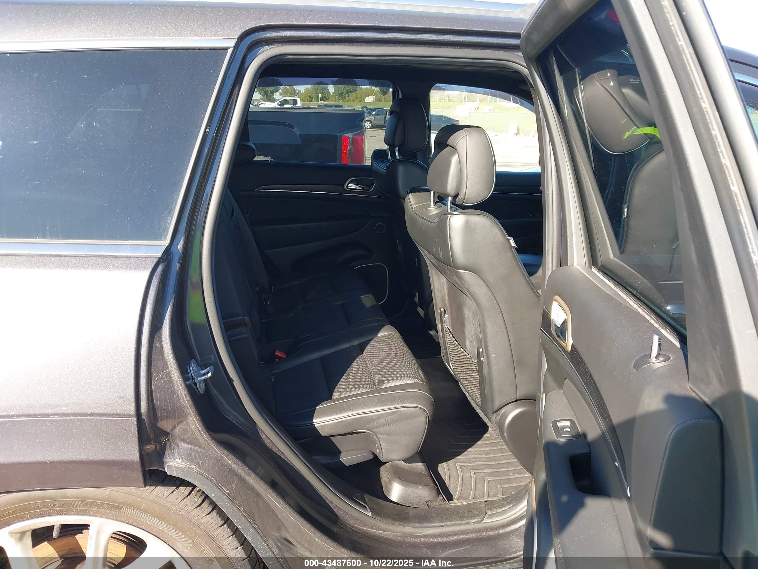 JEEP GRAND image 8
