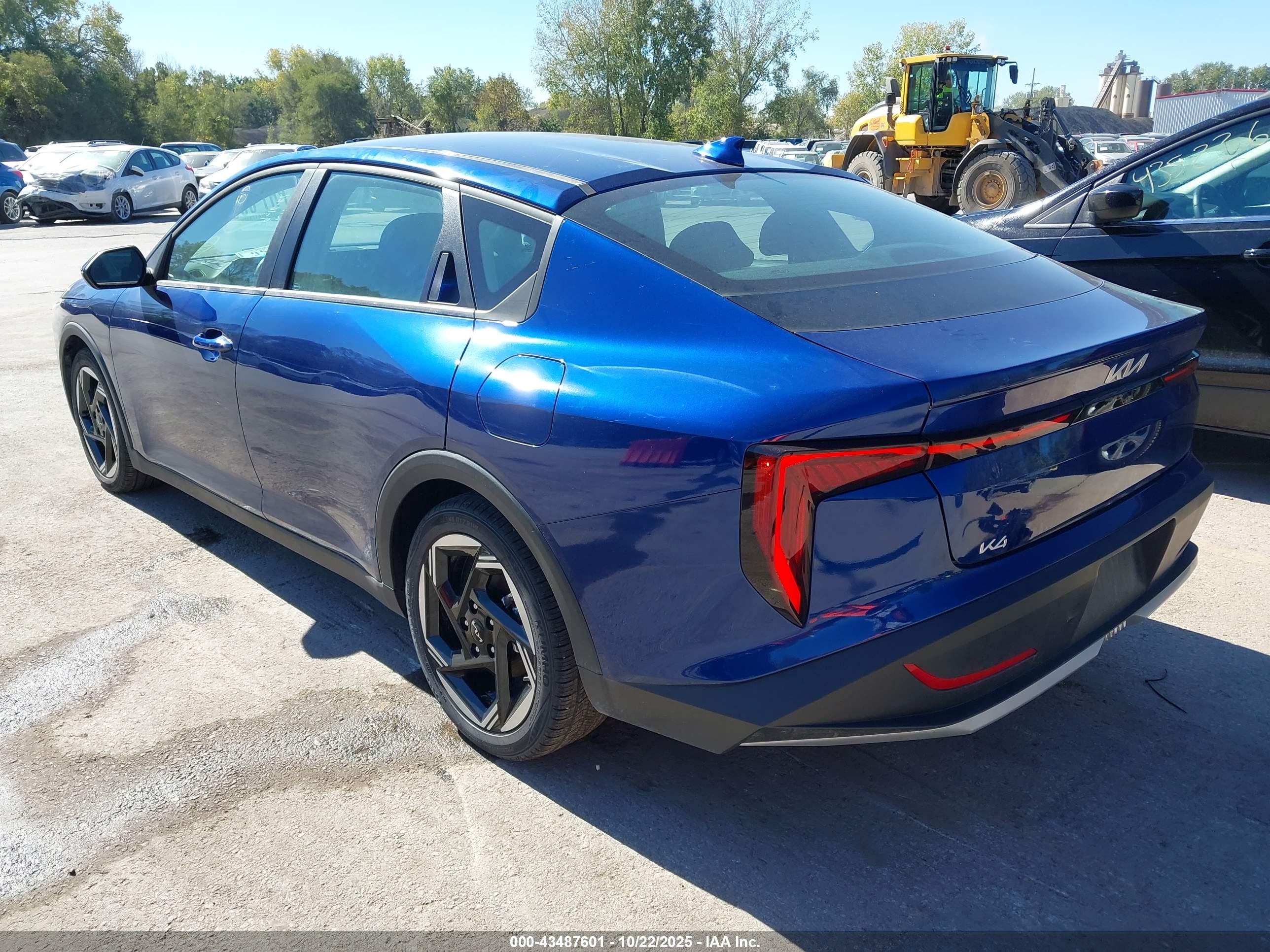 KIA K4 image 3