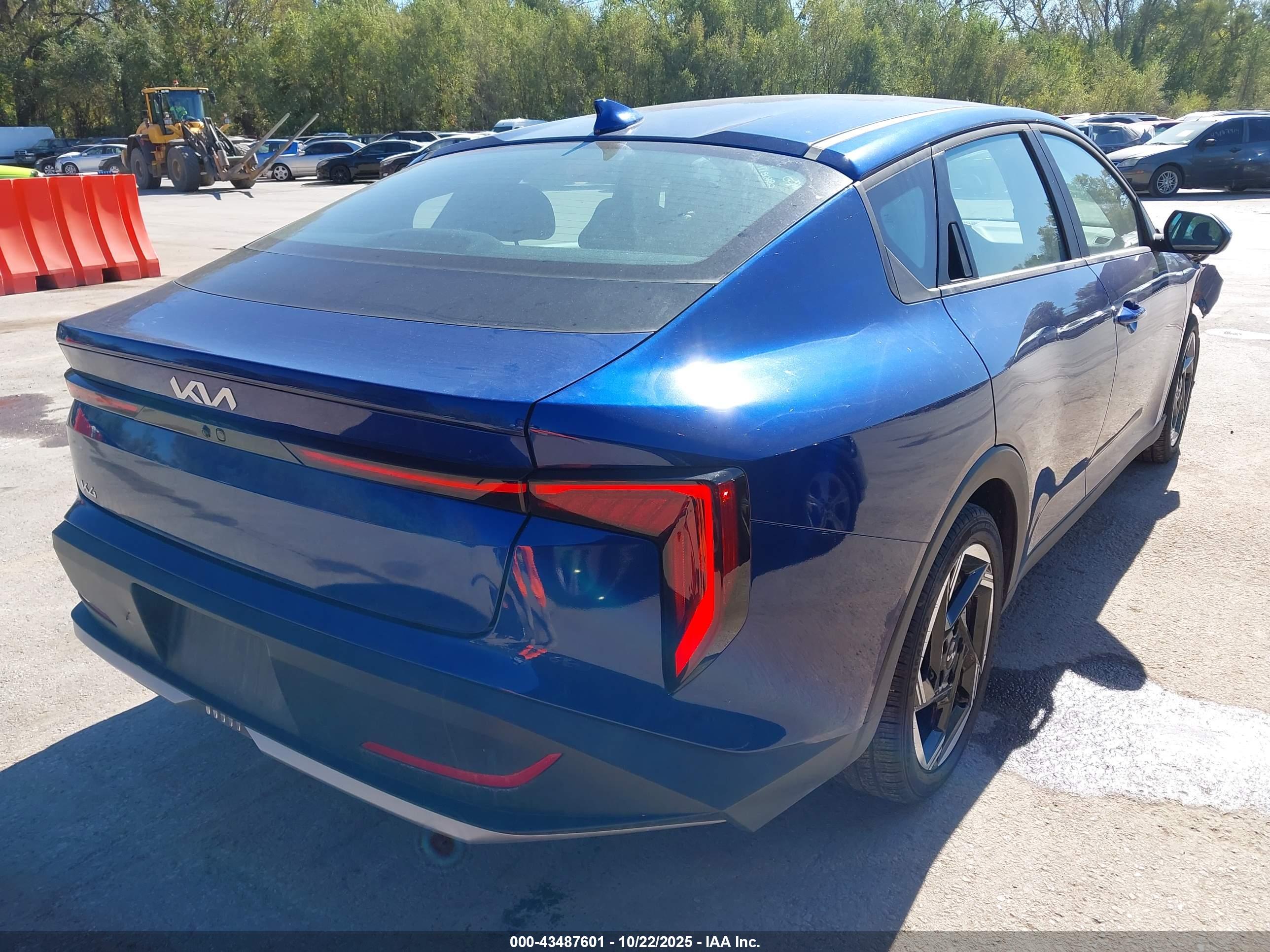 KIA K4 image 4
