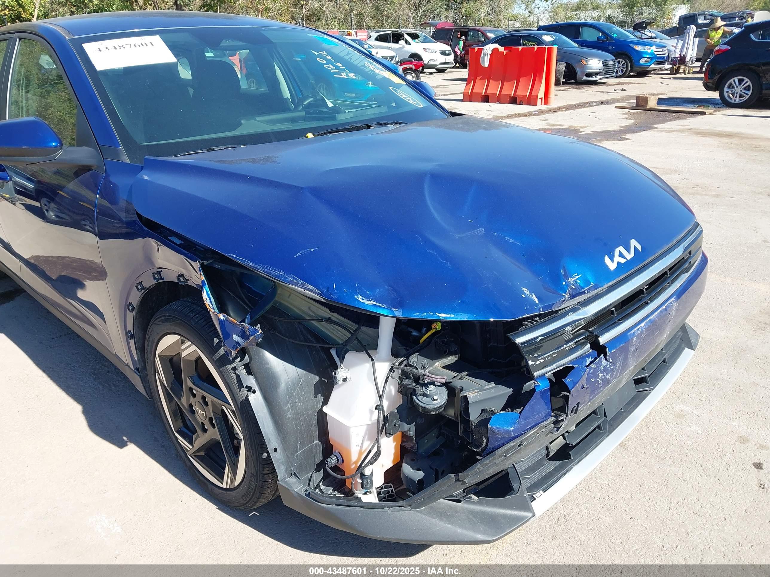 KIA K4 image 6