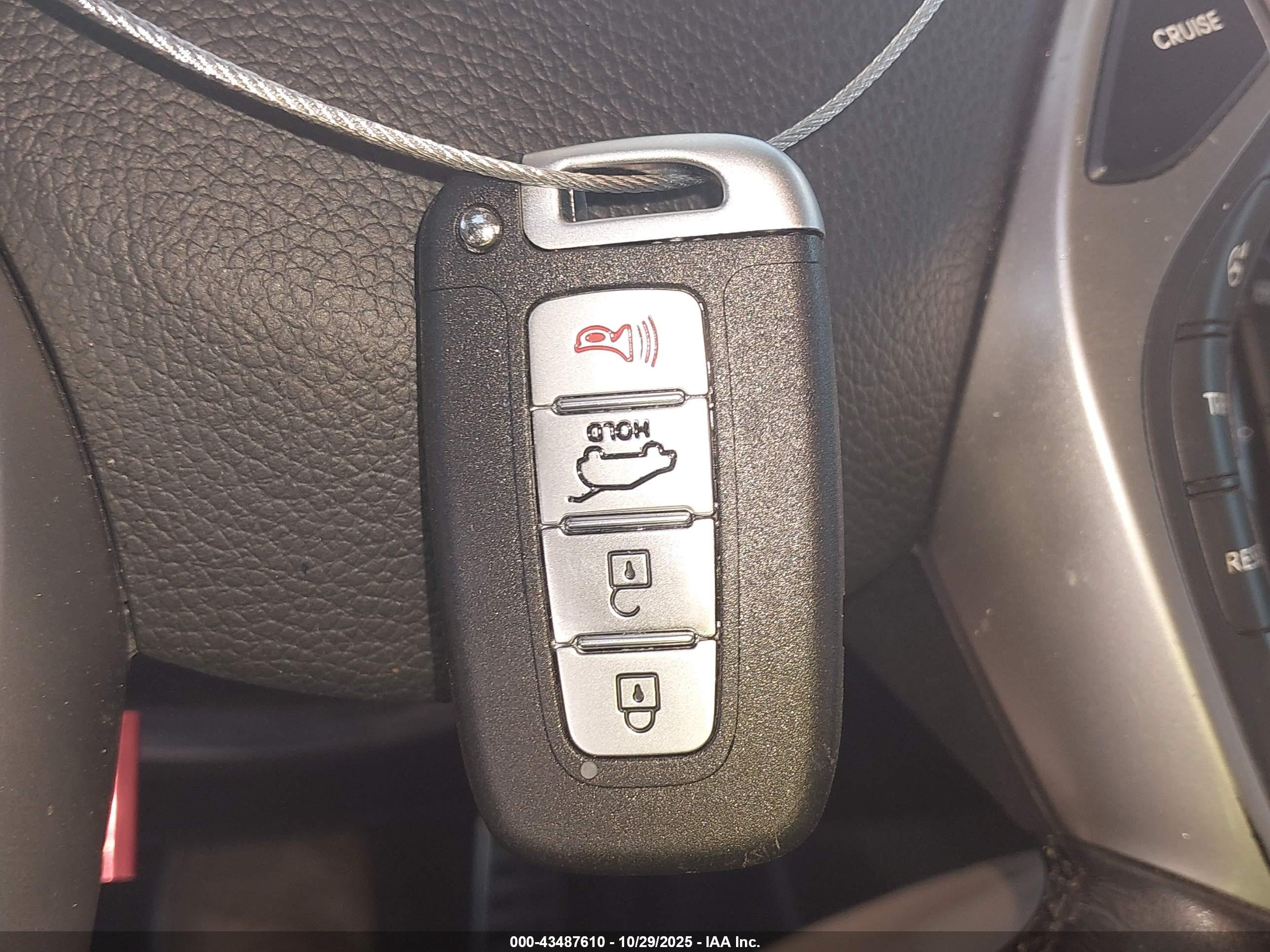 HYUNDAI ELANTRA image 11