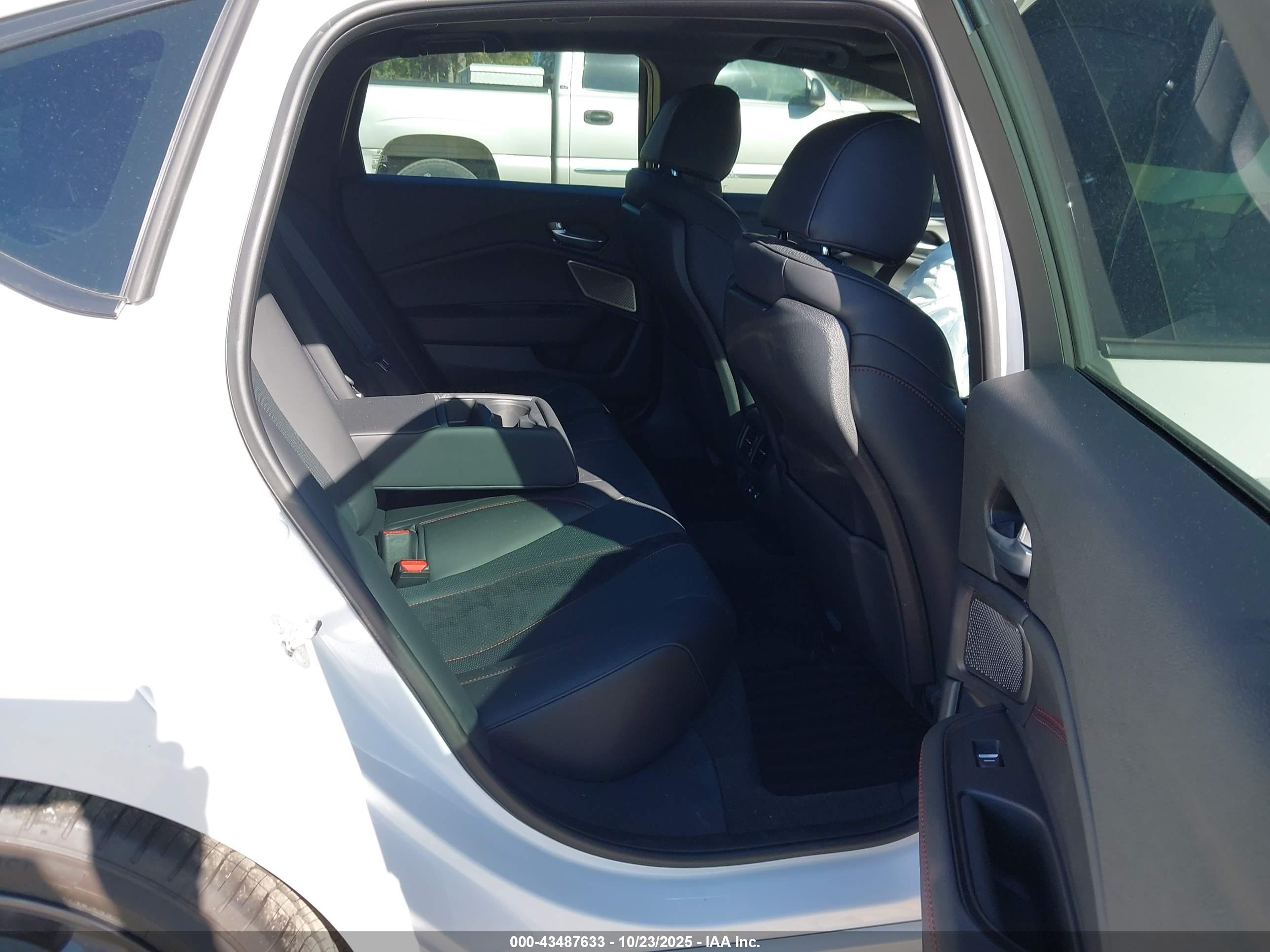 ACURA TLX image 8