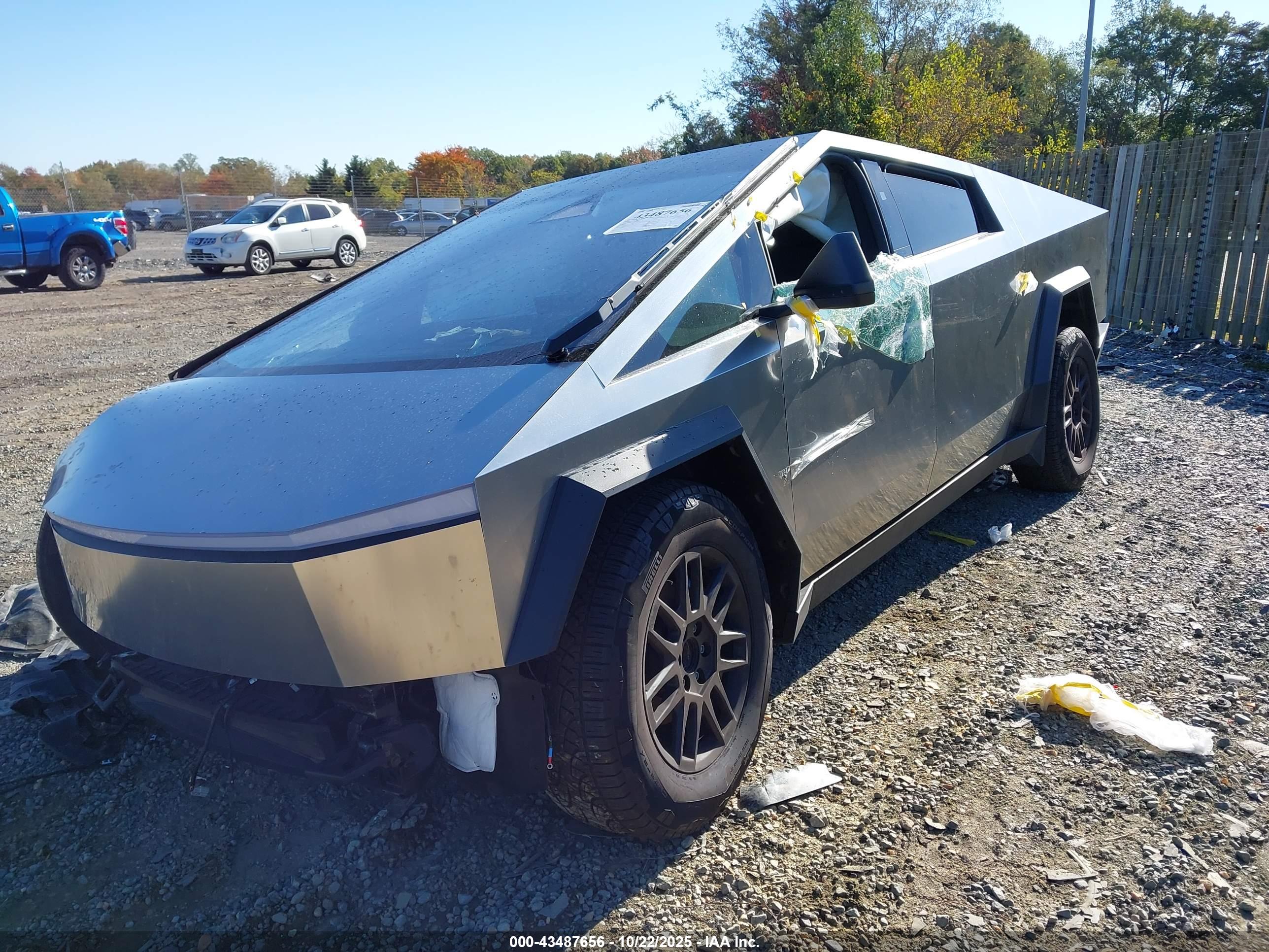 TESLA CYBERTRUCK image 2