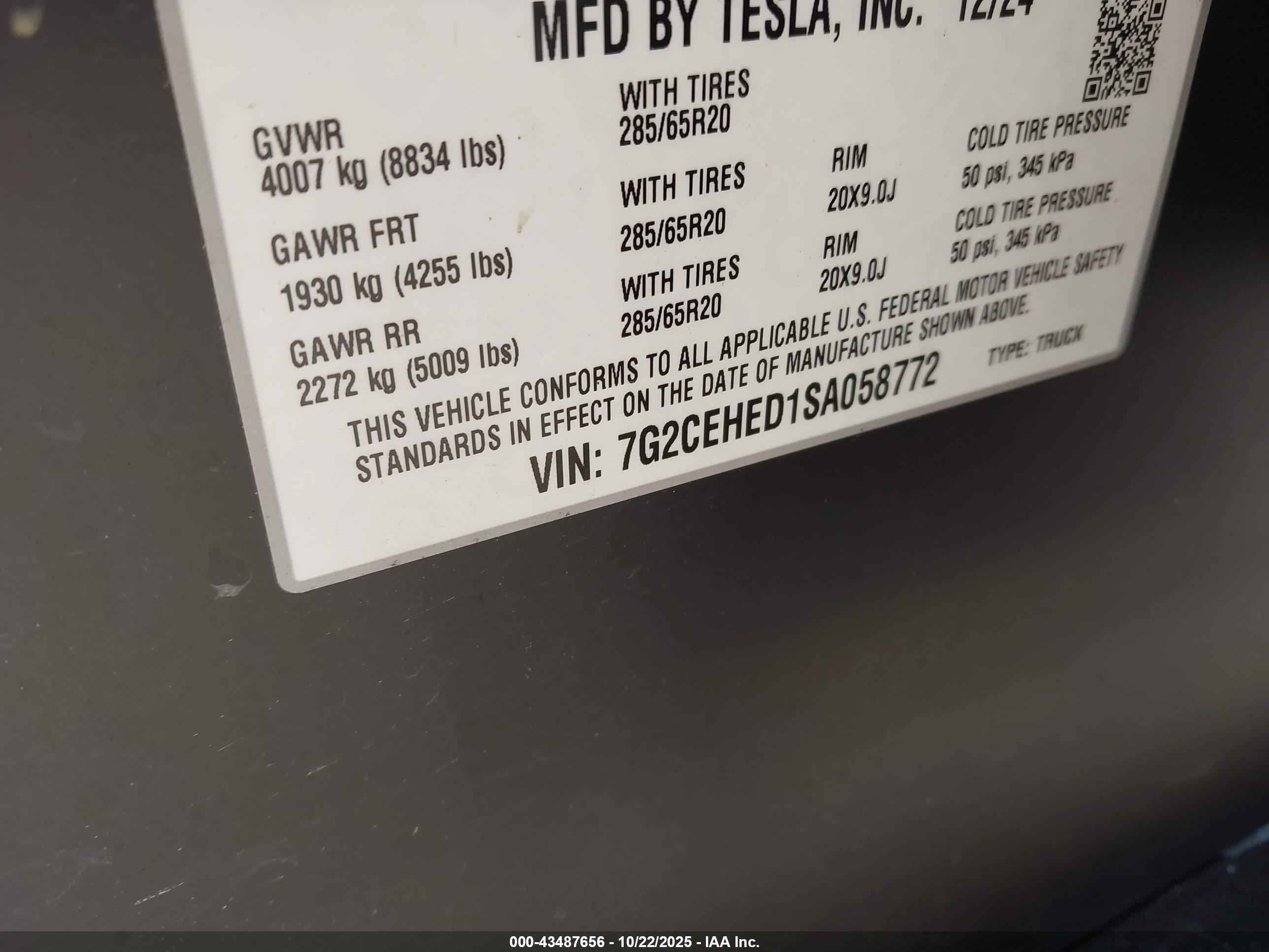 TESLA CYBERTRUCK image 9