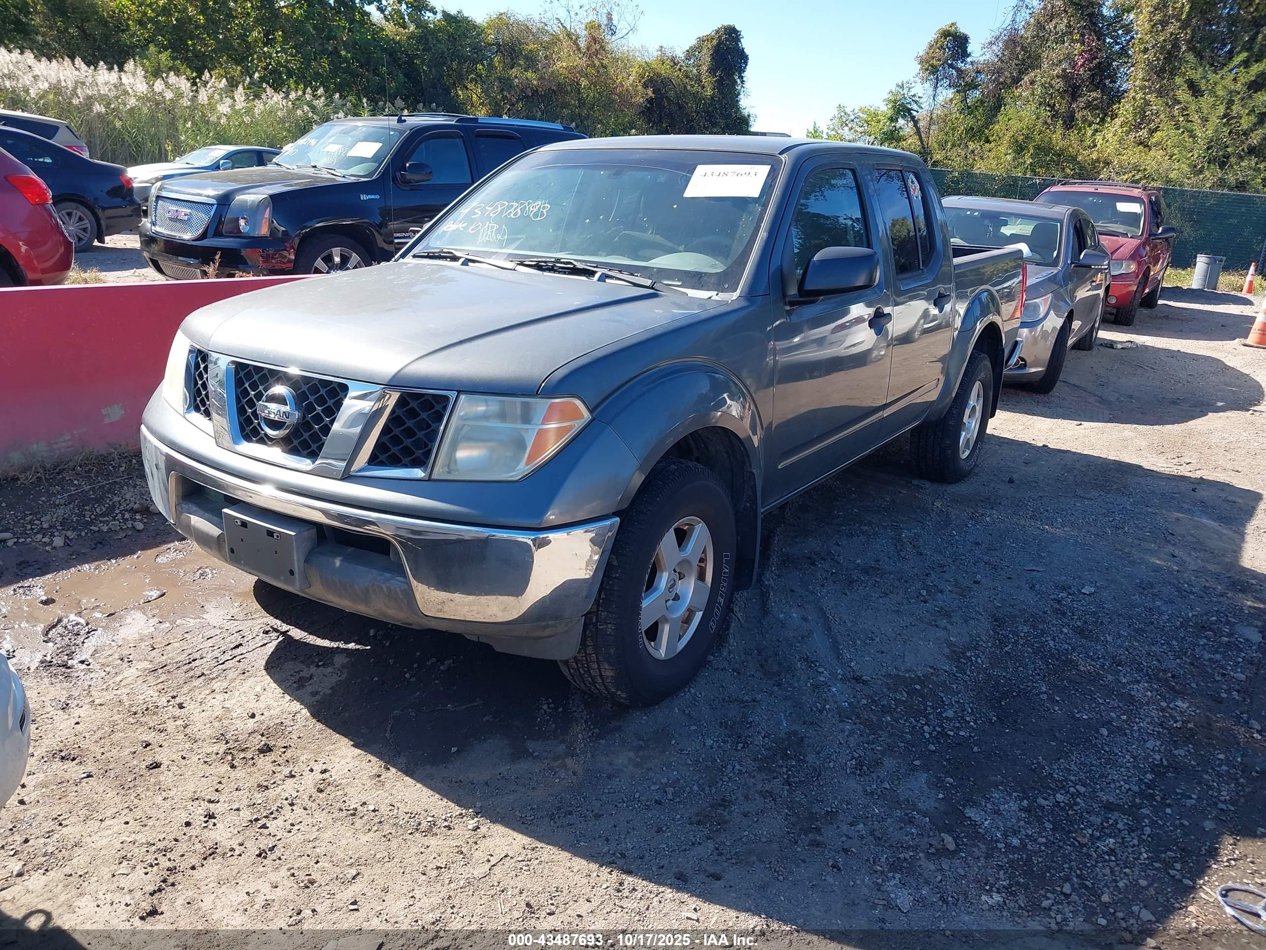 NISSAN FRONTIER image 2