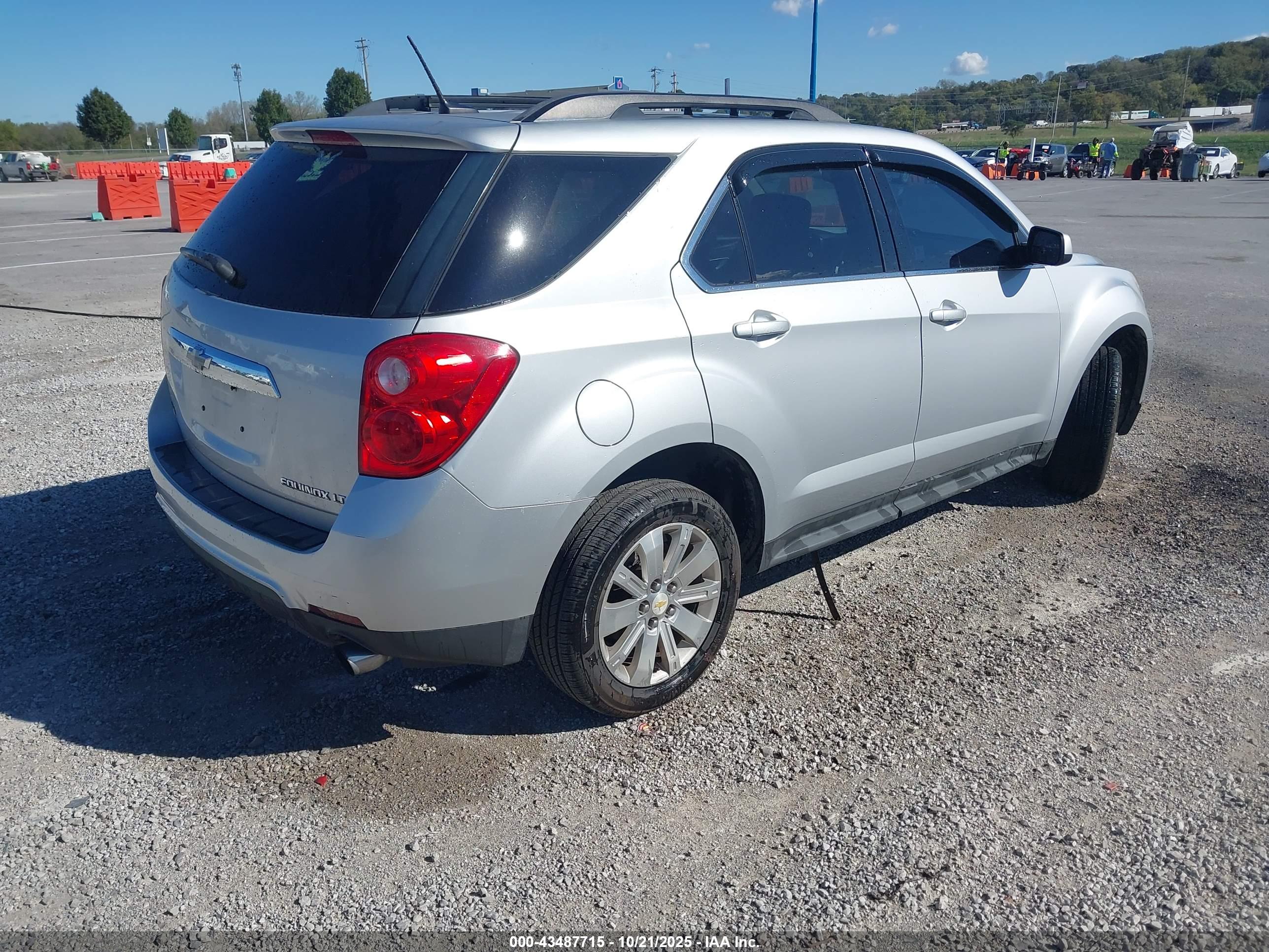 CHEVROLET EQUINOX image 4