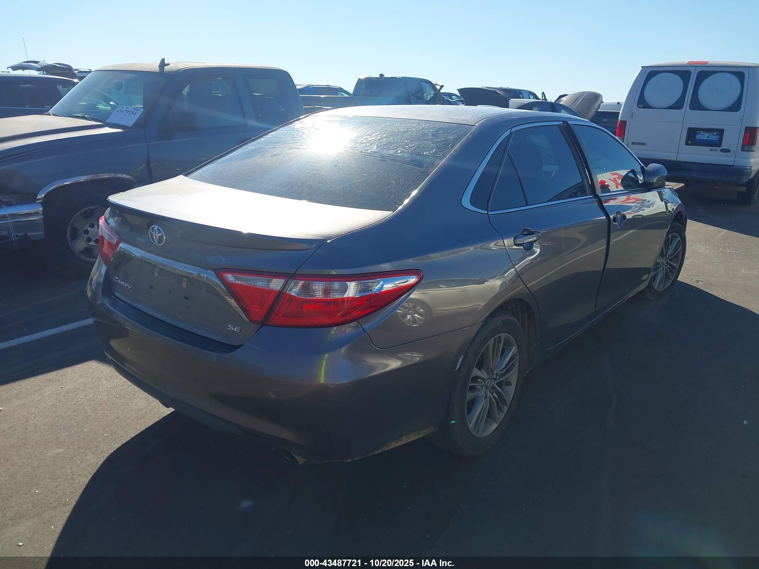 TOYOTA CAMRY image 4