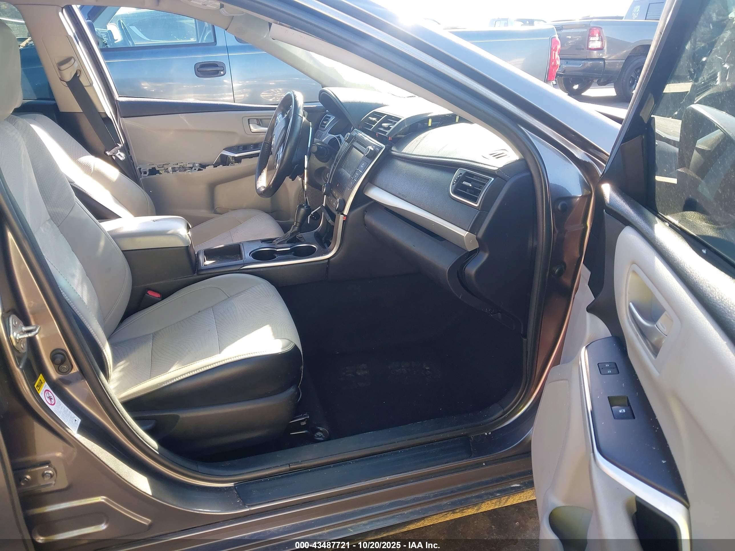 TOYOTA CAMRY image 5