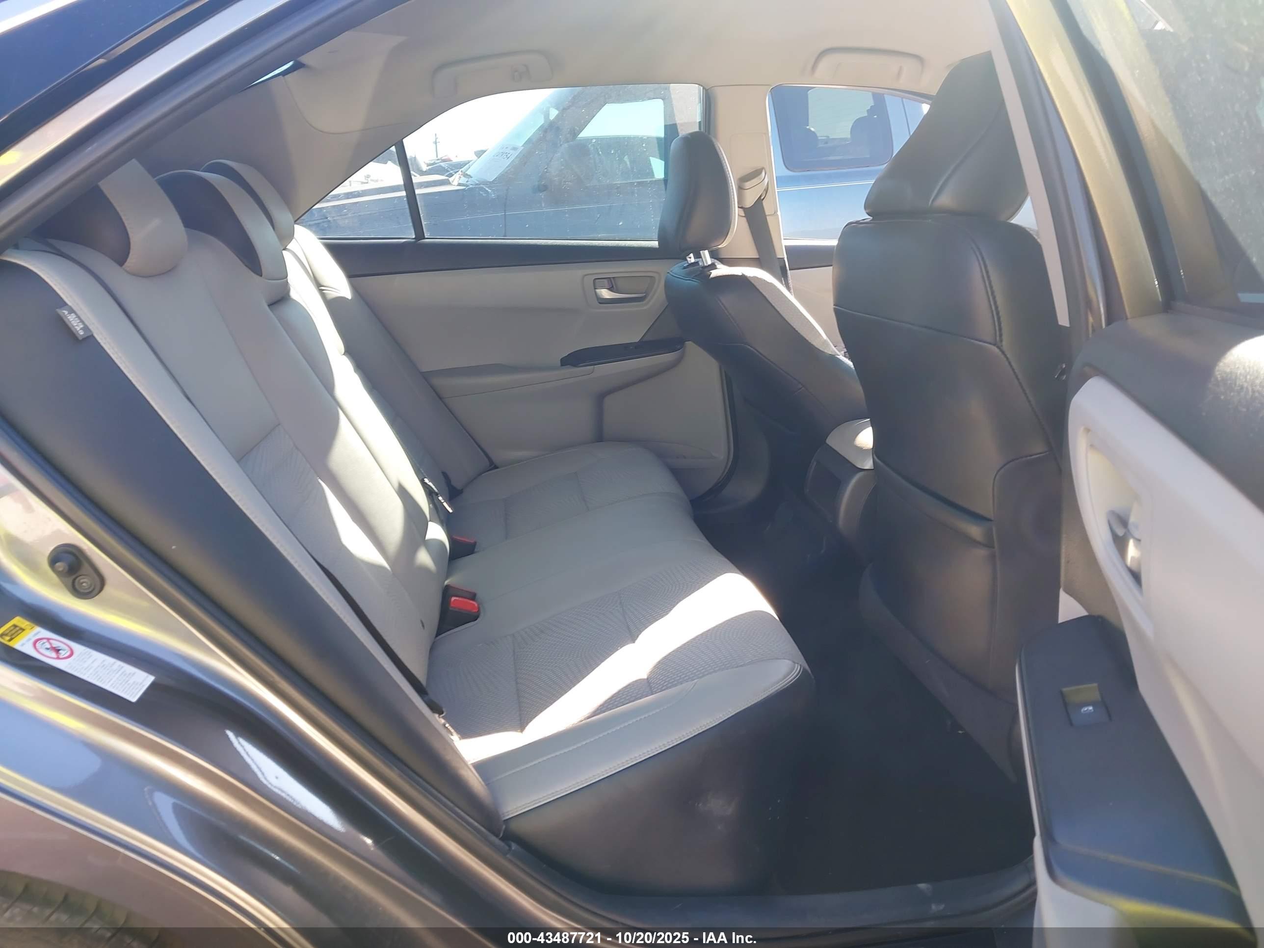 TOYOTA CAMRY image 8