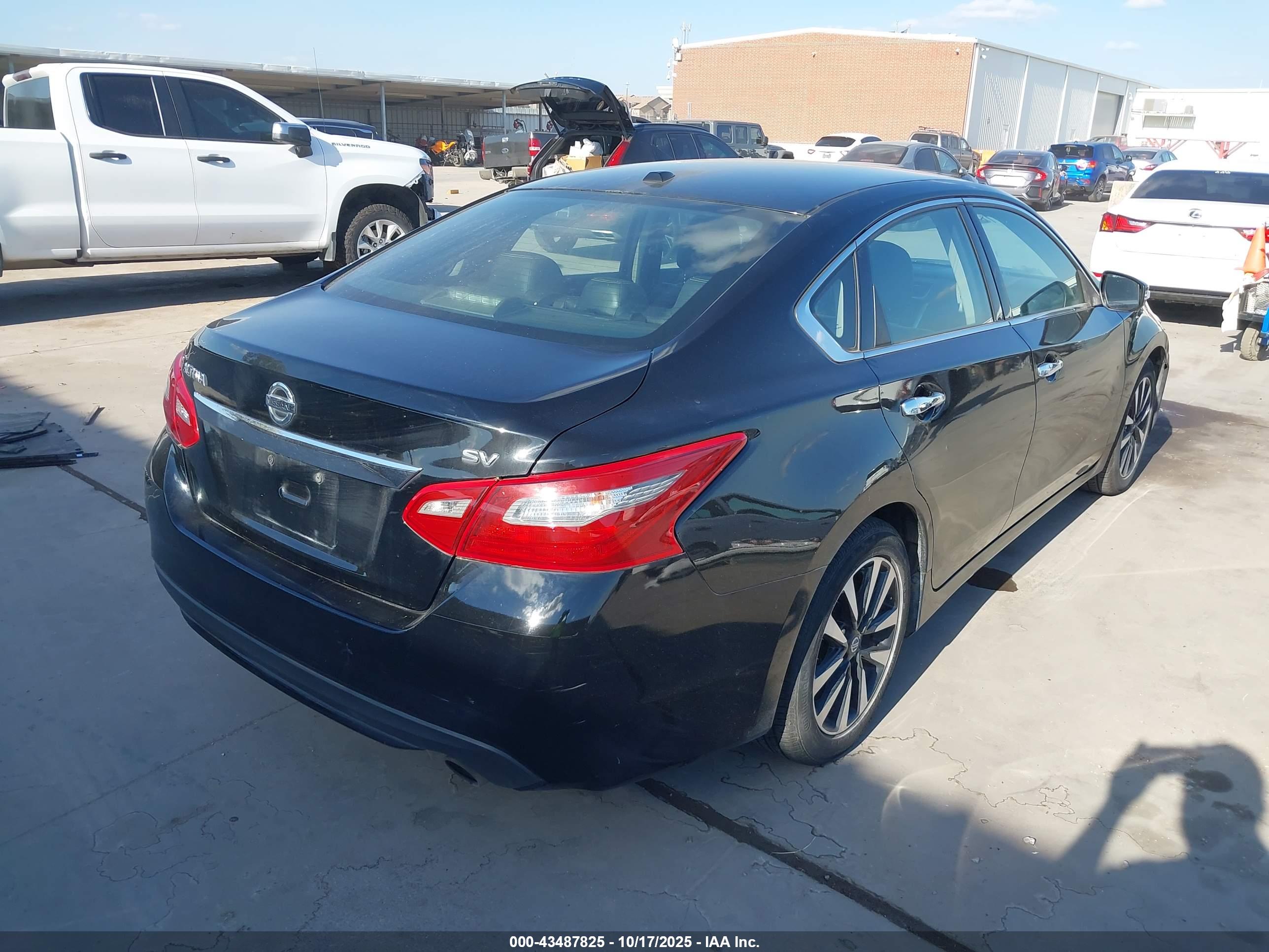NISSAN ALTIMA image 4