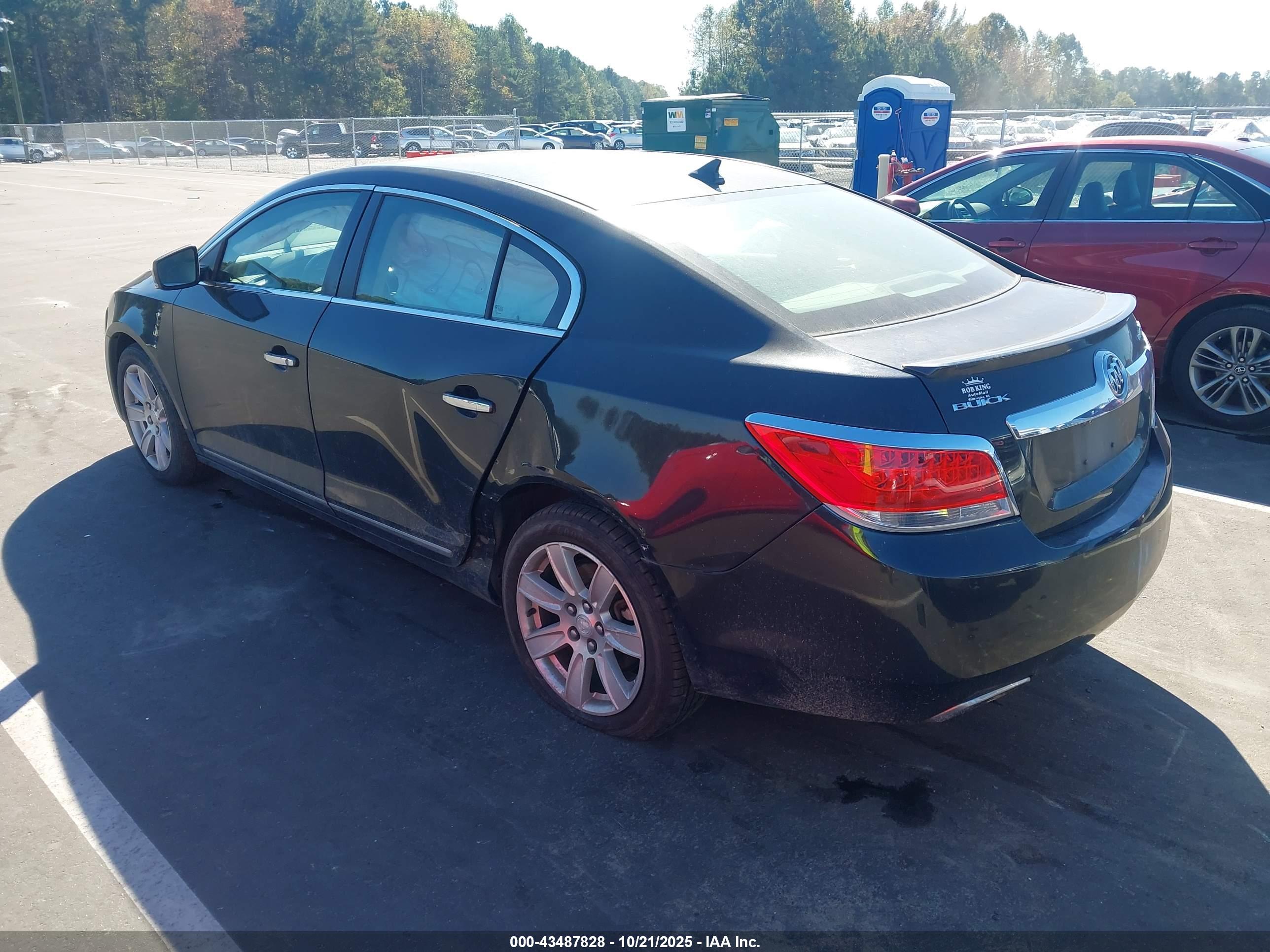 BUICK LACROSSE image 3