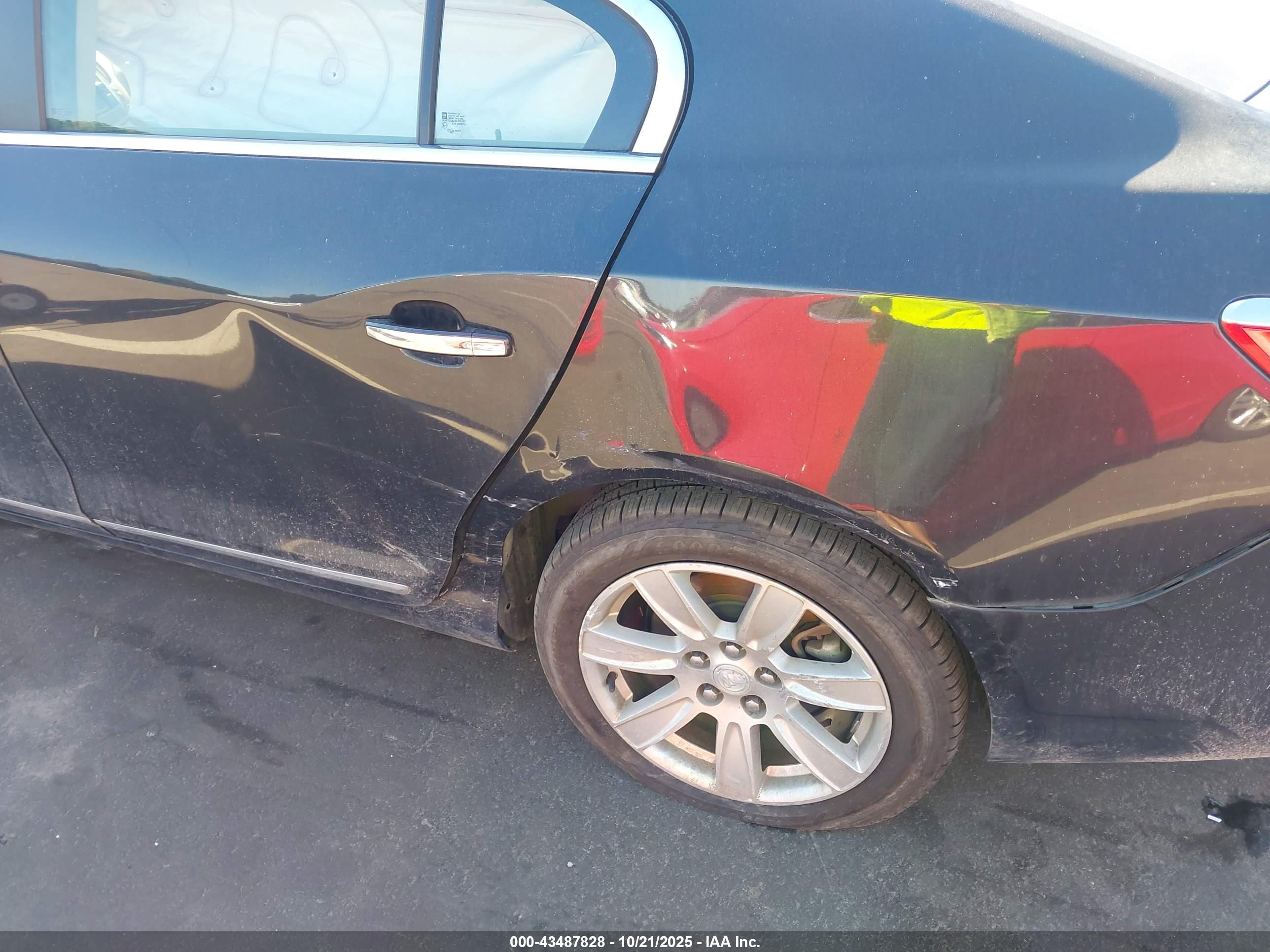 BUICK LACROSSE image 6