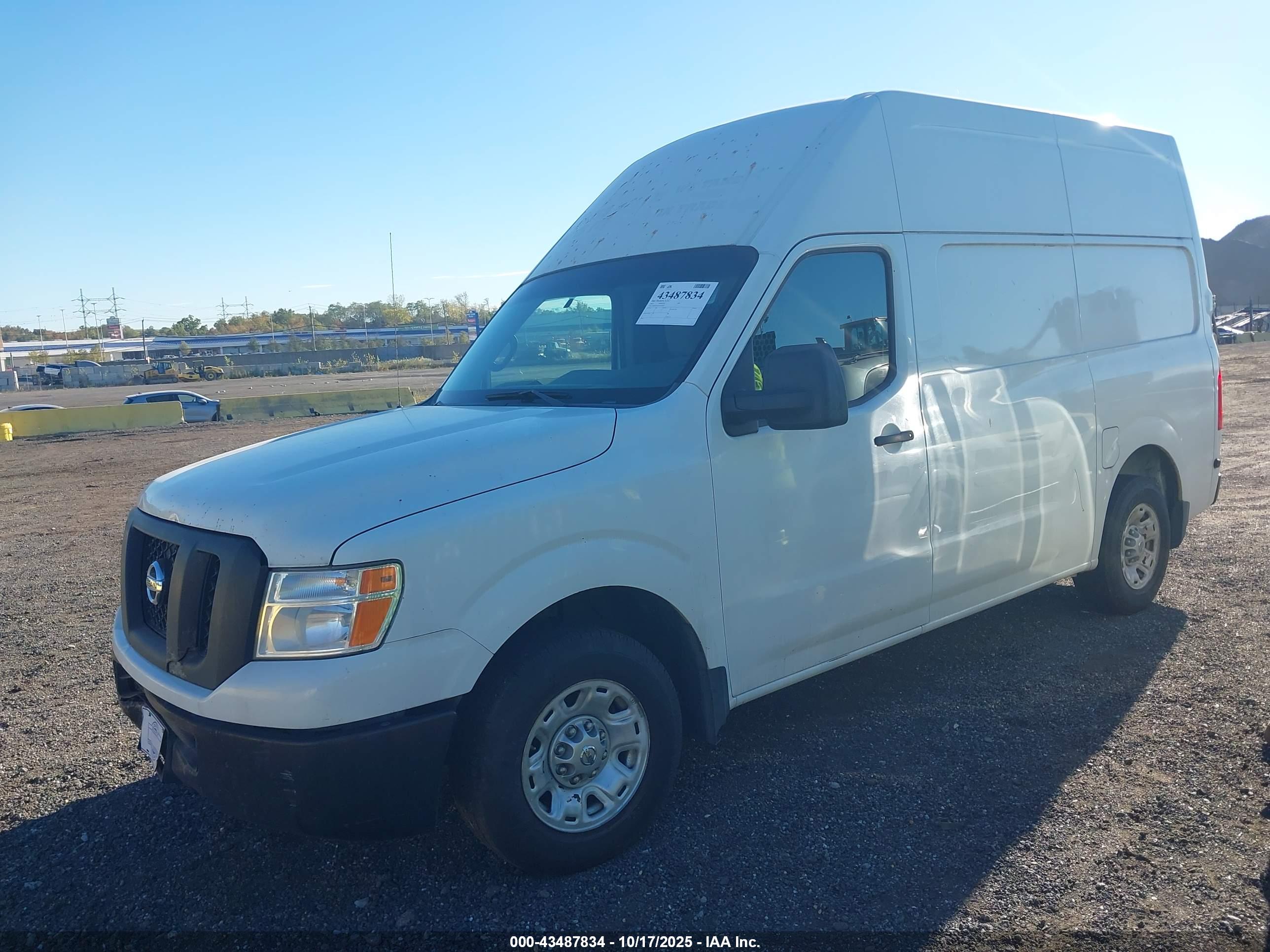 NISSAN NV image 2