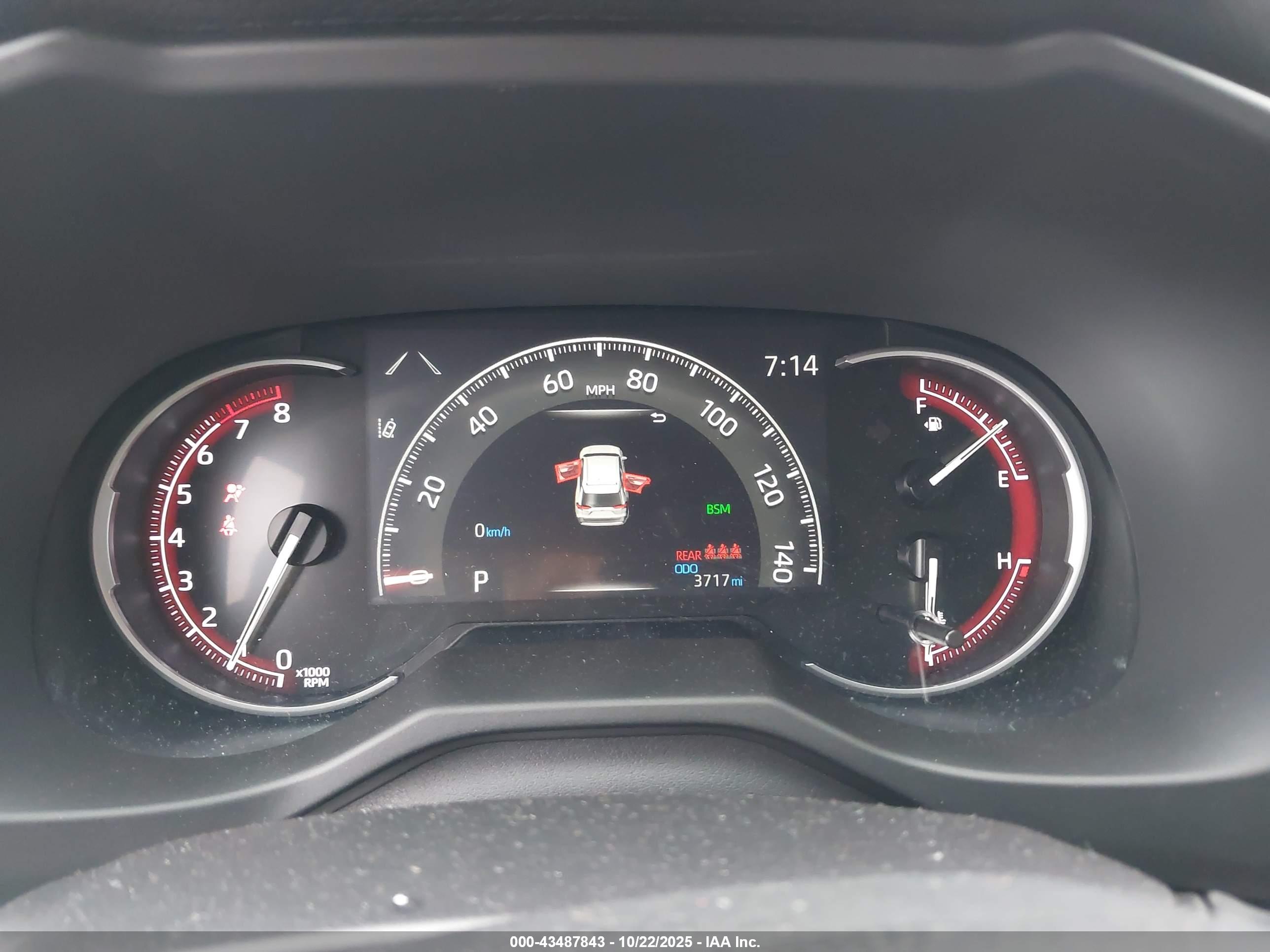 TOYOTA RAV4 image 7