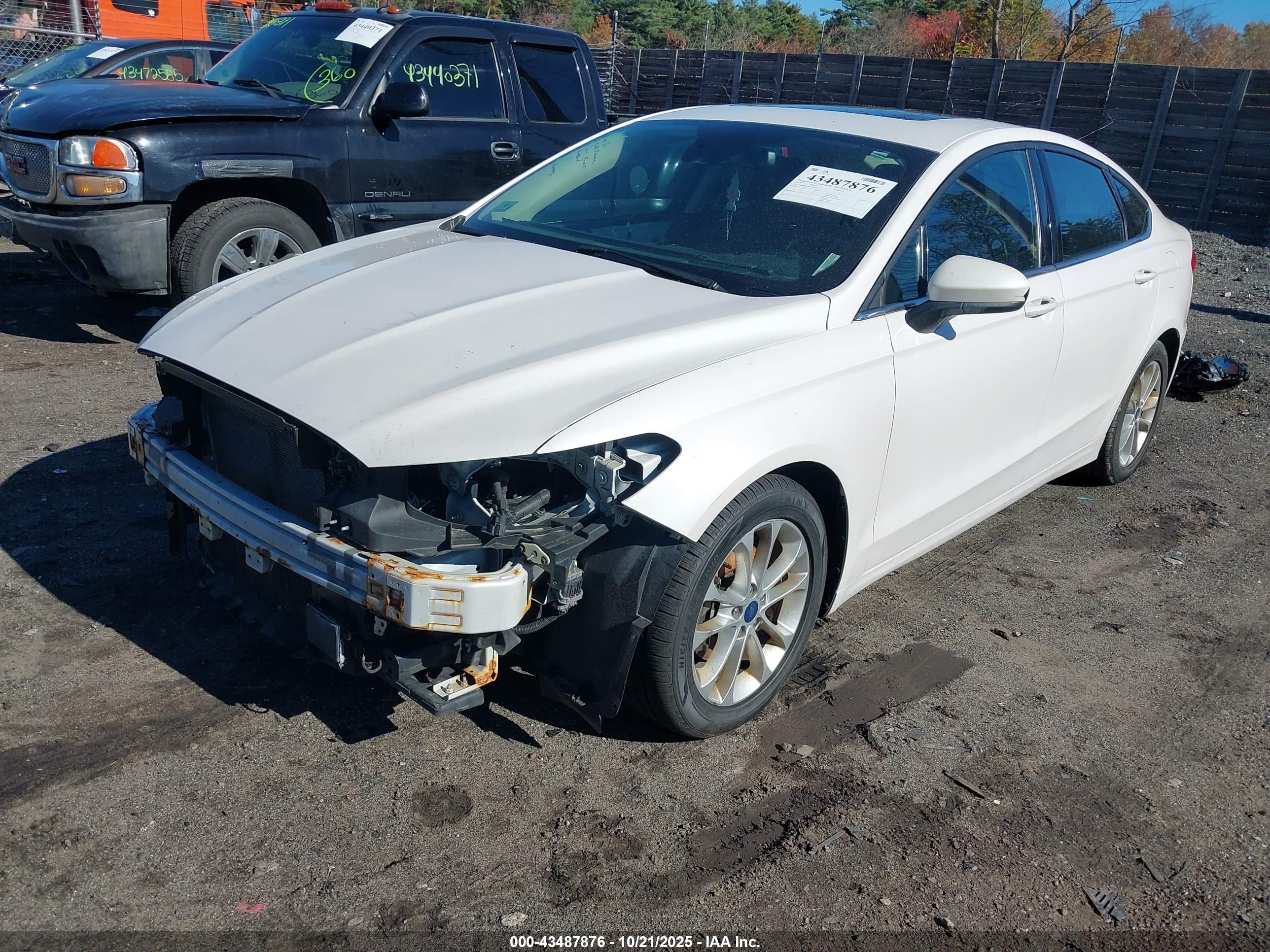 FORD FUSION image 2