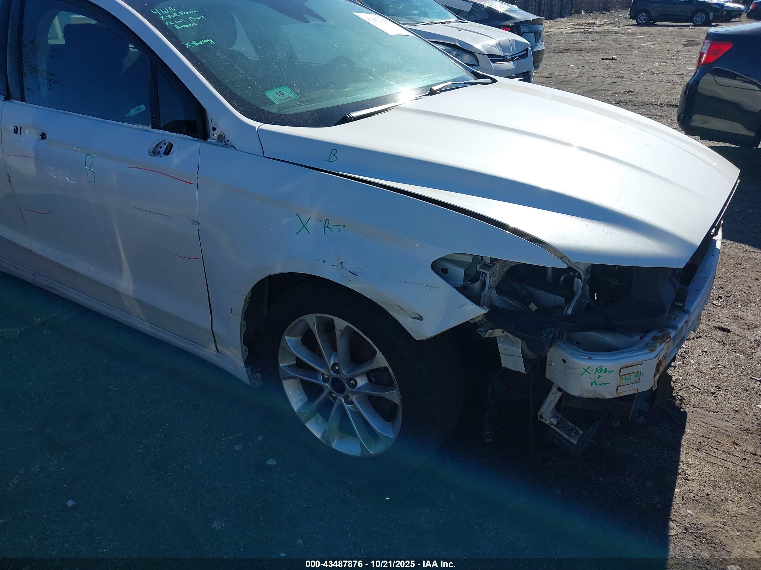 FORD FUSION image 6