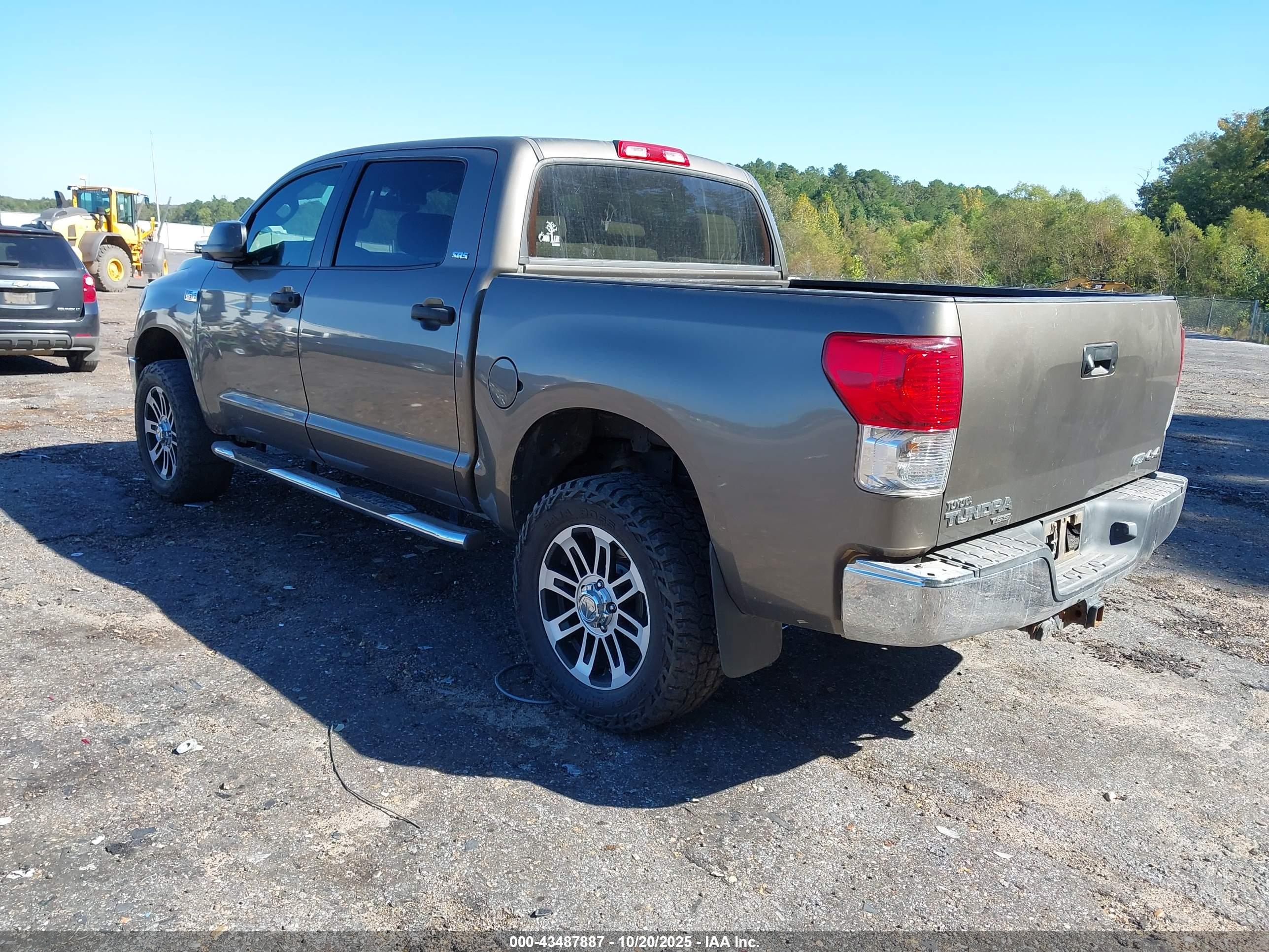 TOYOTA TUNDRA image 3
