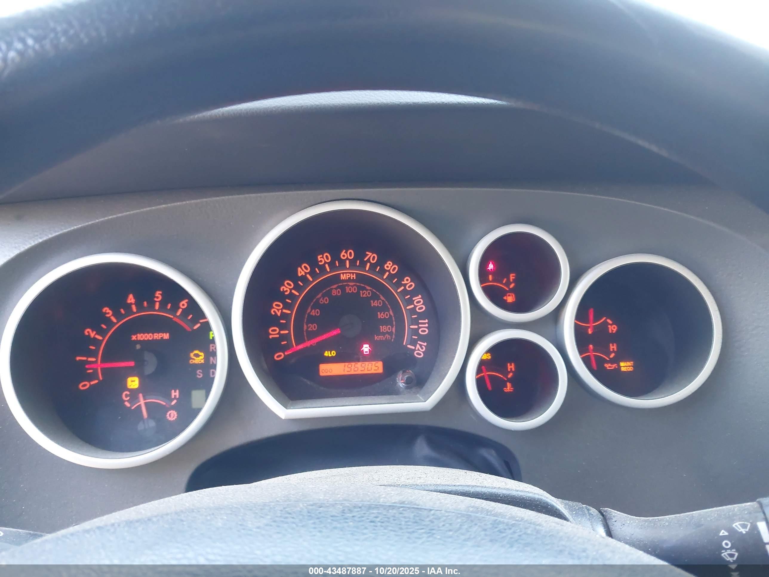 TOYOTA TUNDRA image 7
