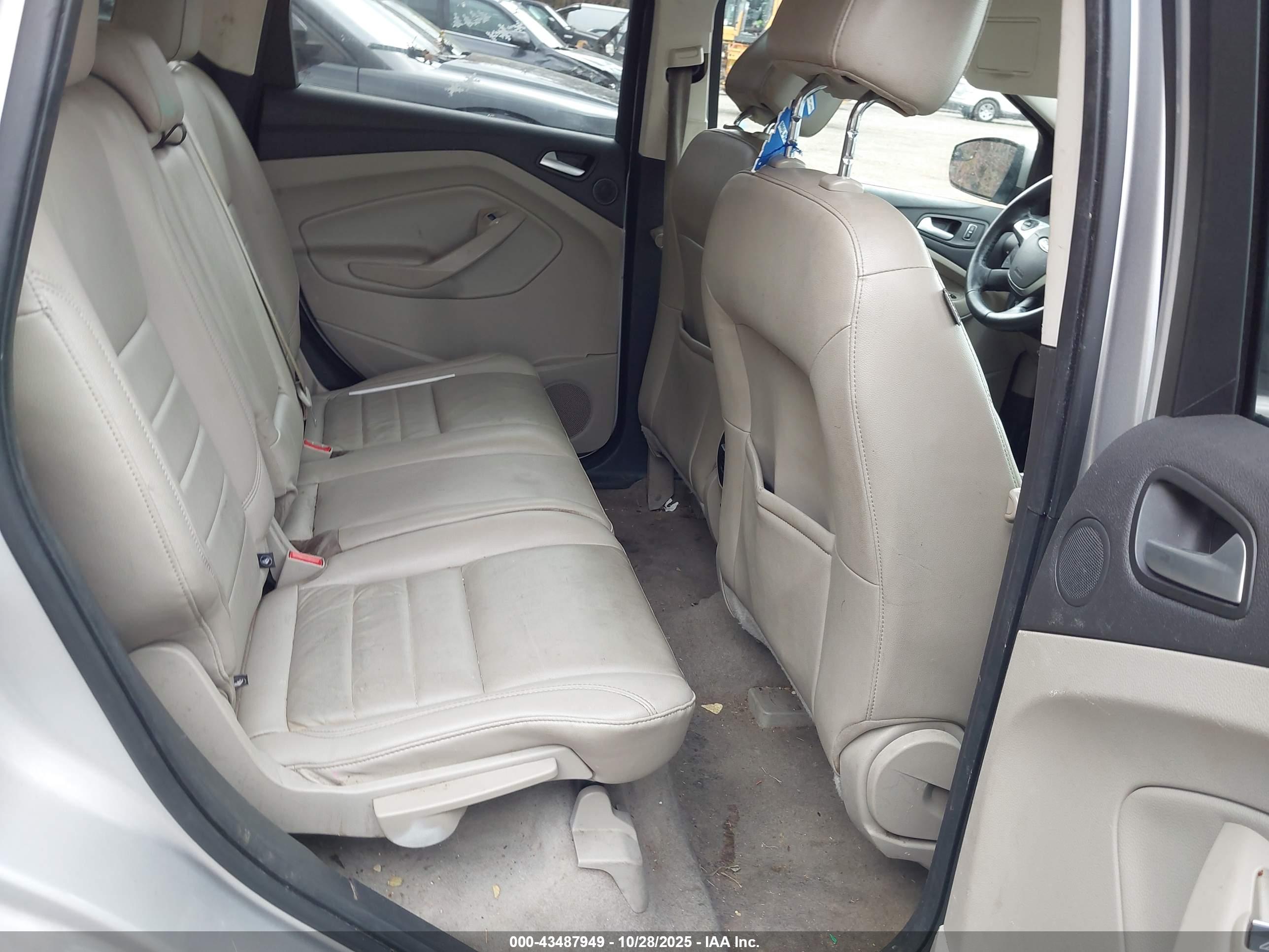 FORD ESCAPE image 8