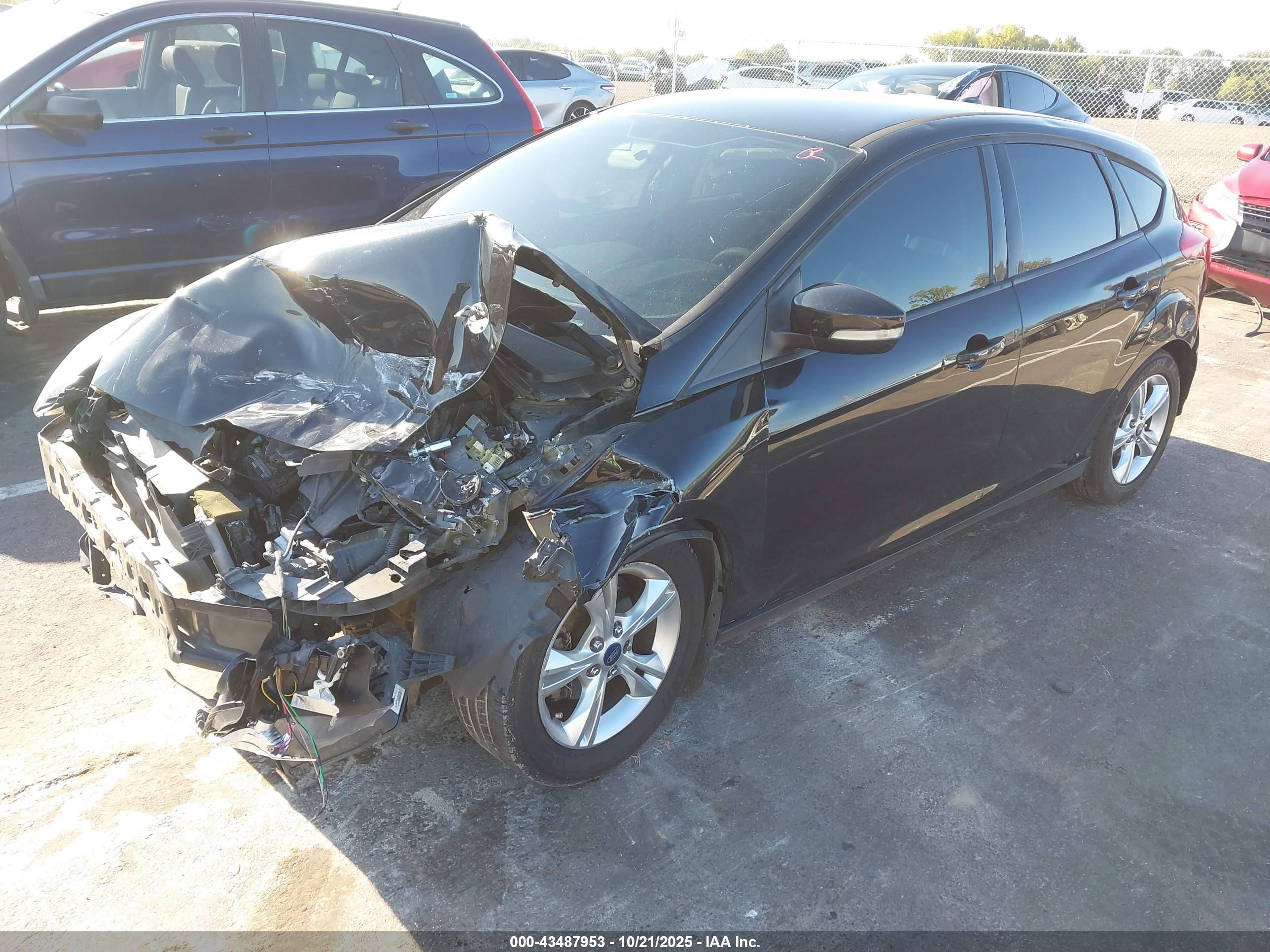 FORD FOCUS image 2