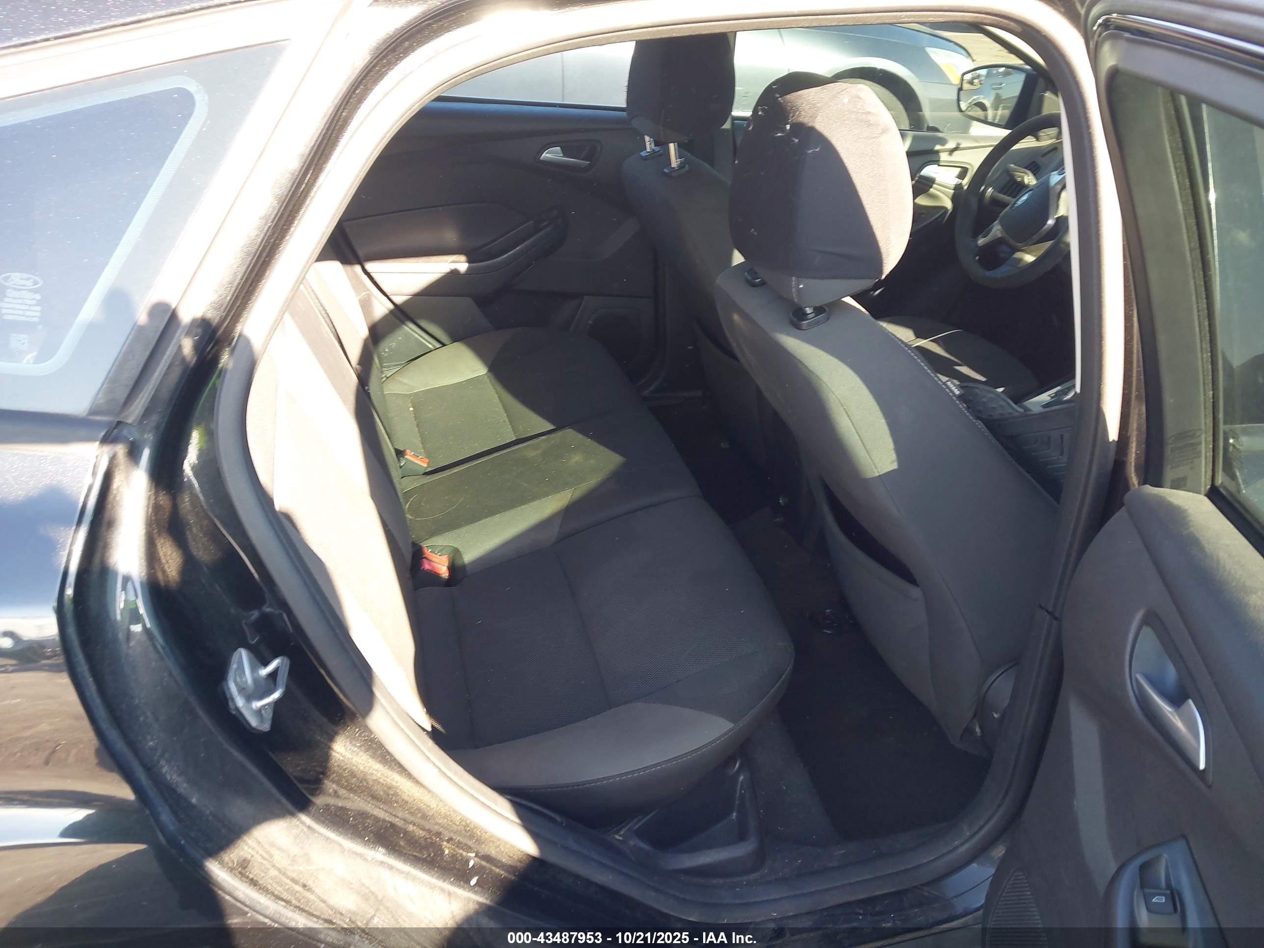 FORD FOCUS image 8