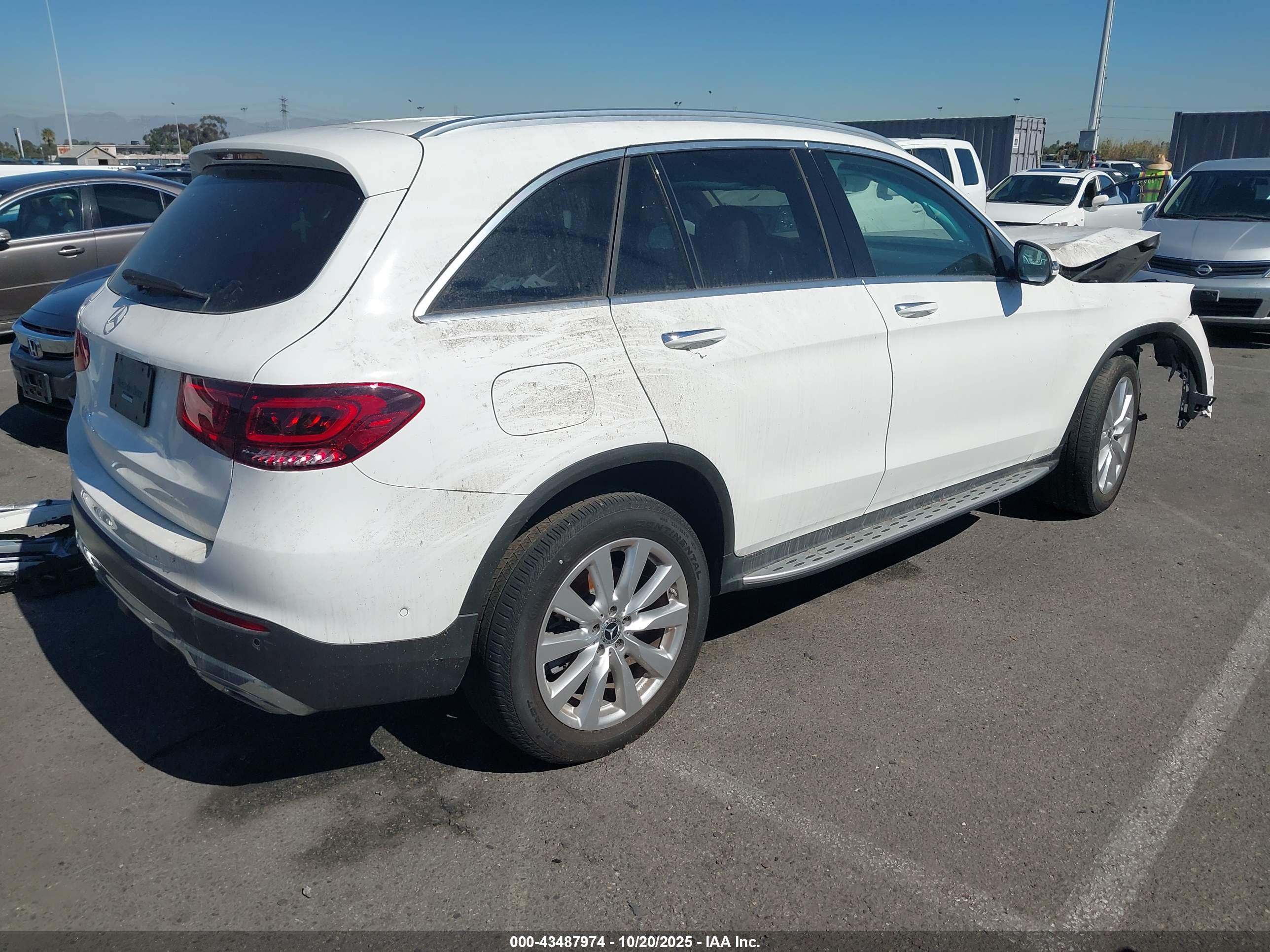 MERCEDES-BENZ GLC image 4