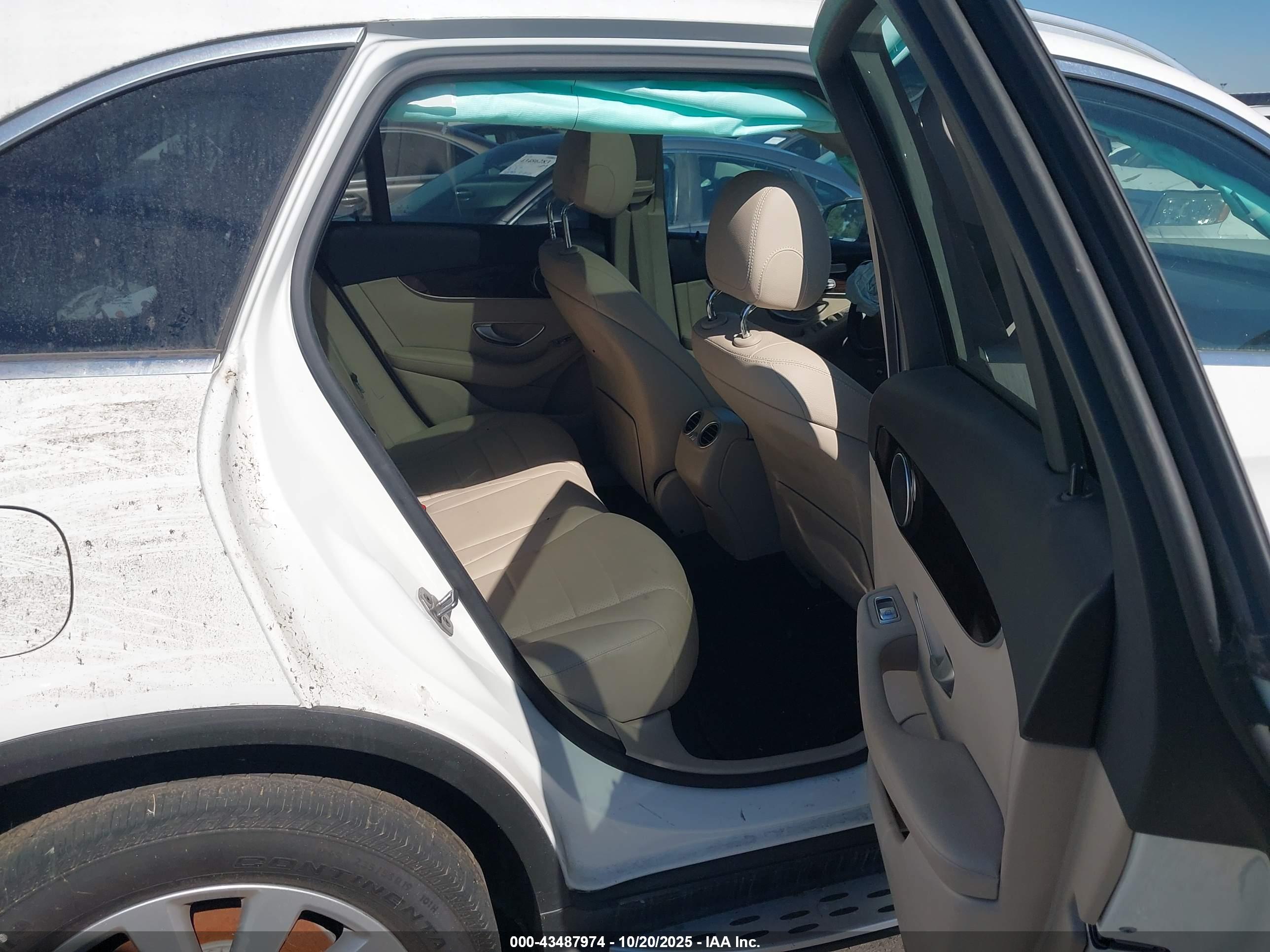 MERCEDES-BENZ GLC image 8