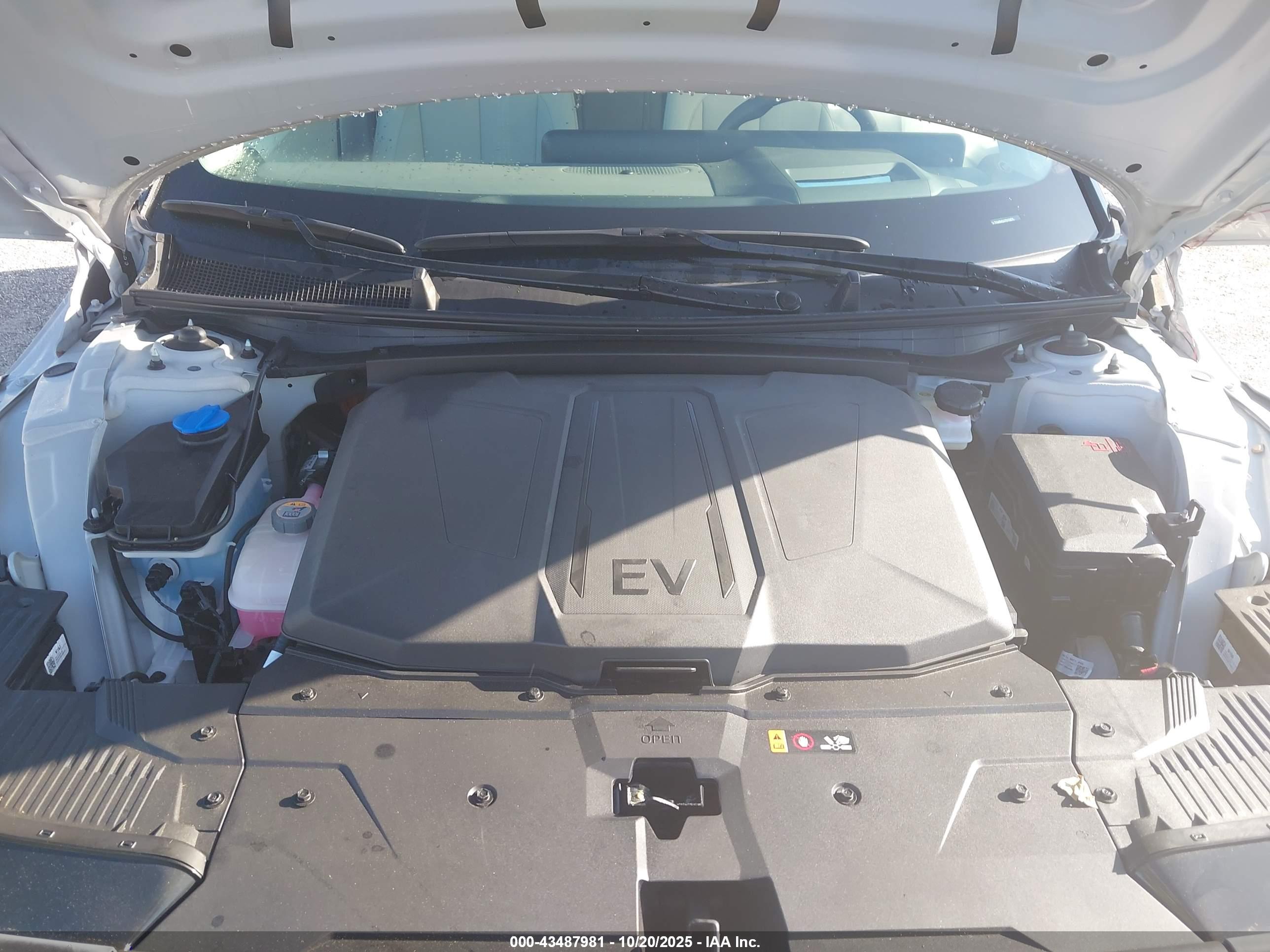 HYUNDAI IONIQ image 10