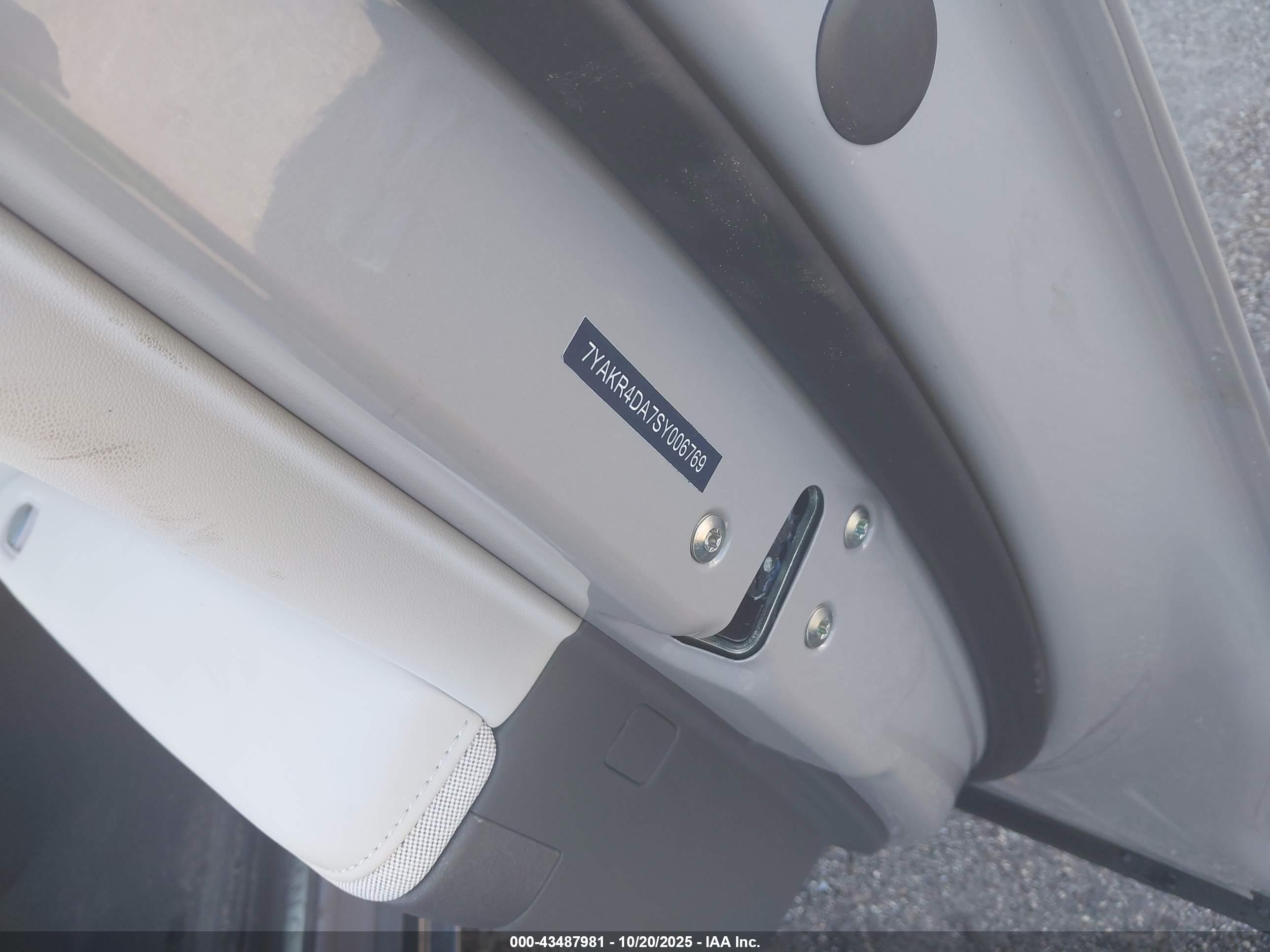 HYUNDAI IONIQ image 9