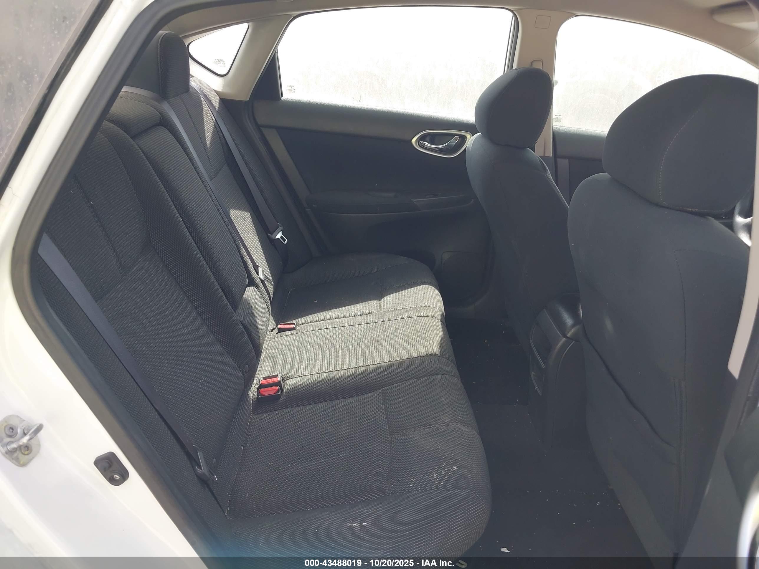 NISSAN SENTRA image 8
