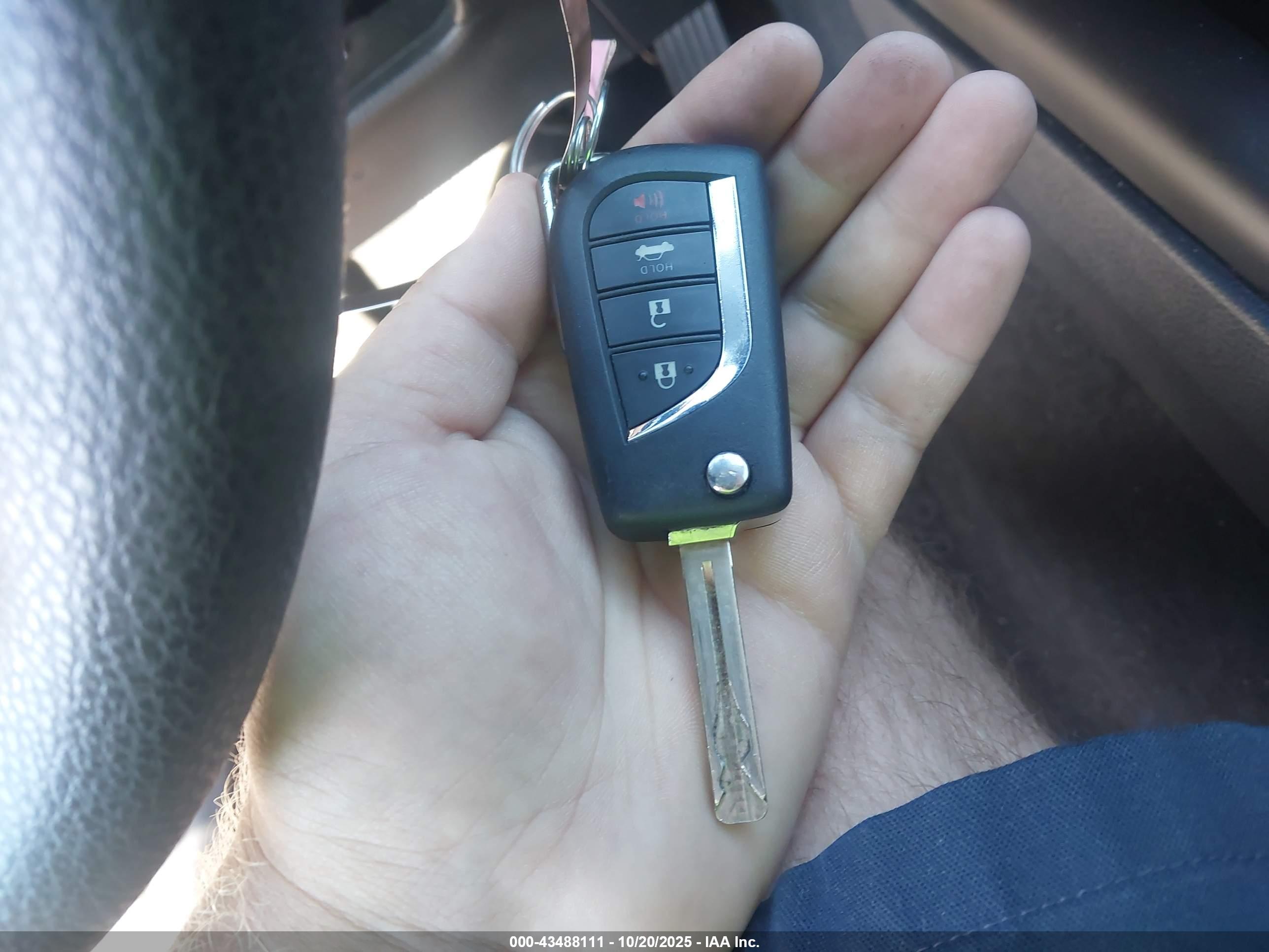 TOYOTA CAMRY image 11
