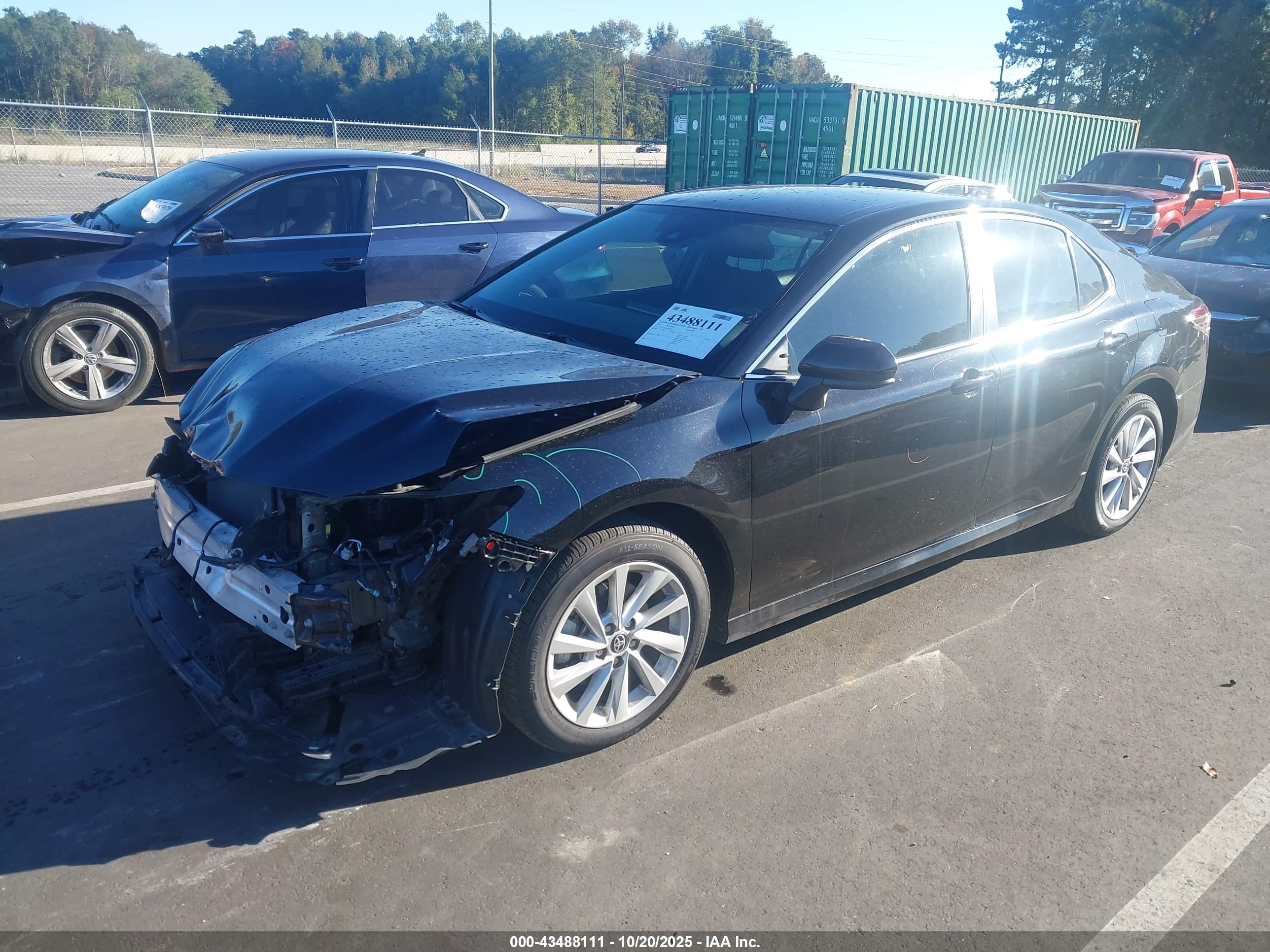 TOYOTA CAMRY image 2