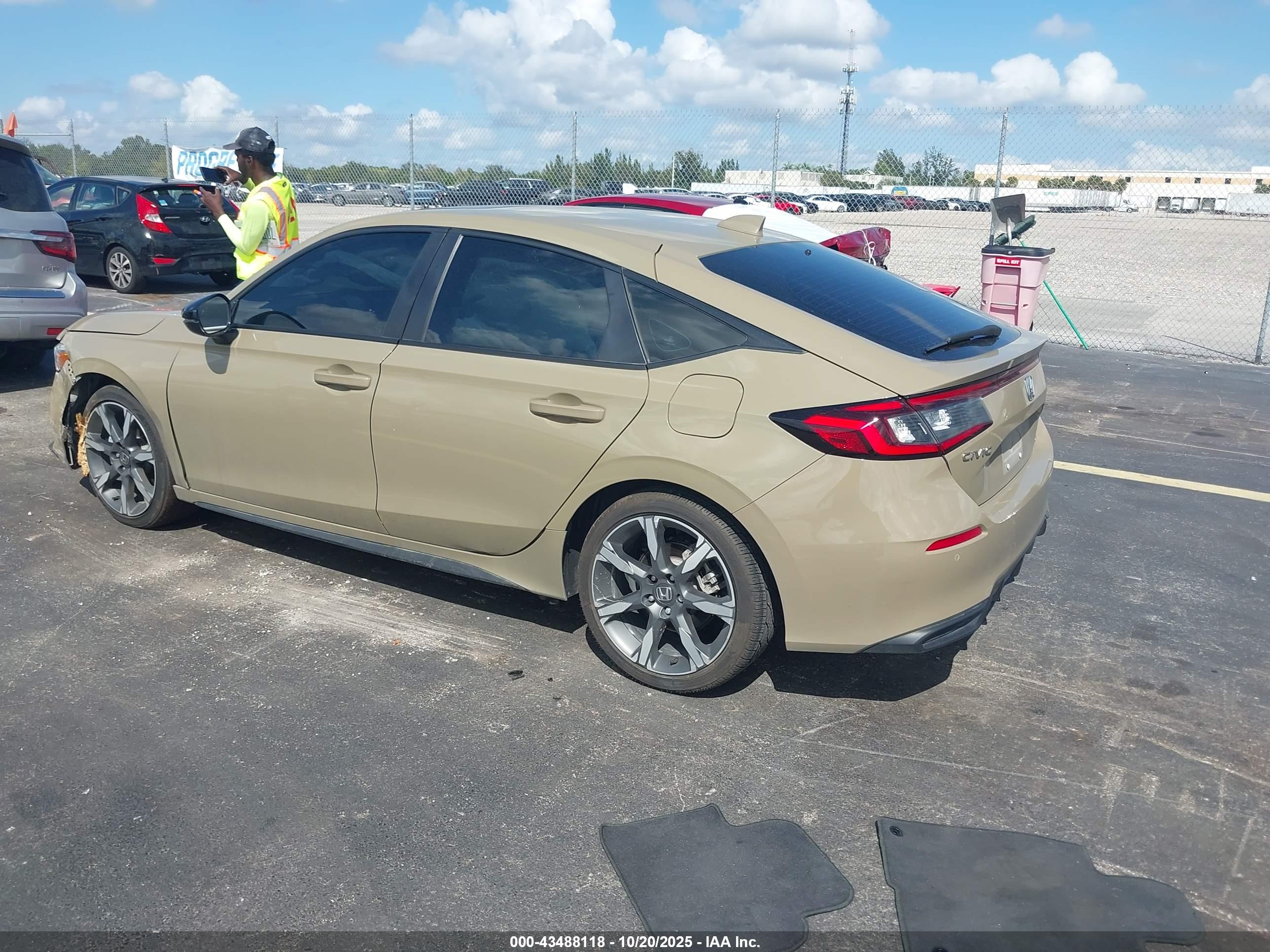 HONDA CIVIC image 3