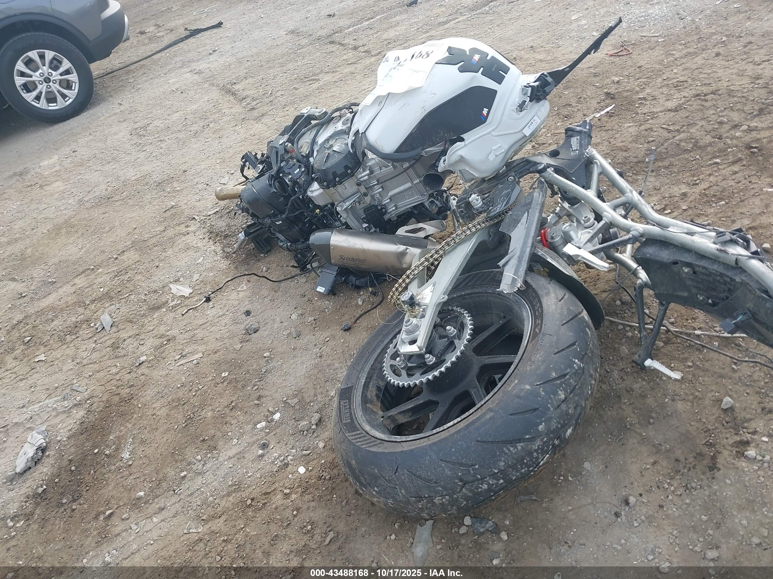 BMW S image 3