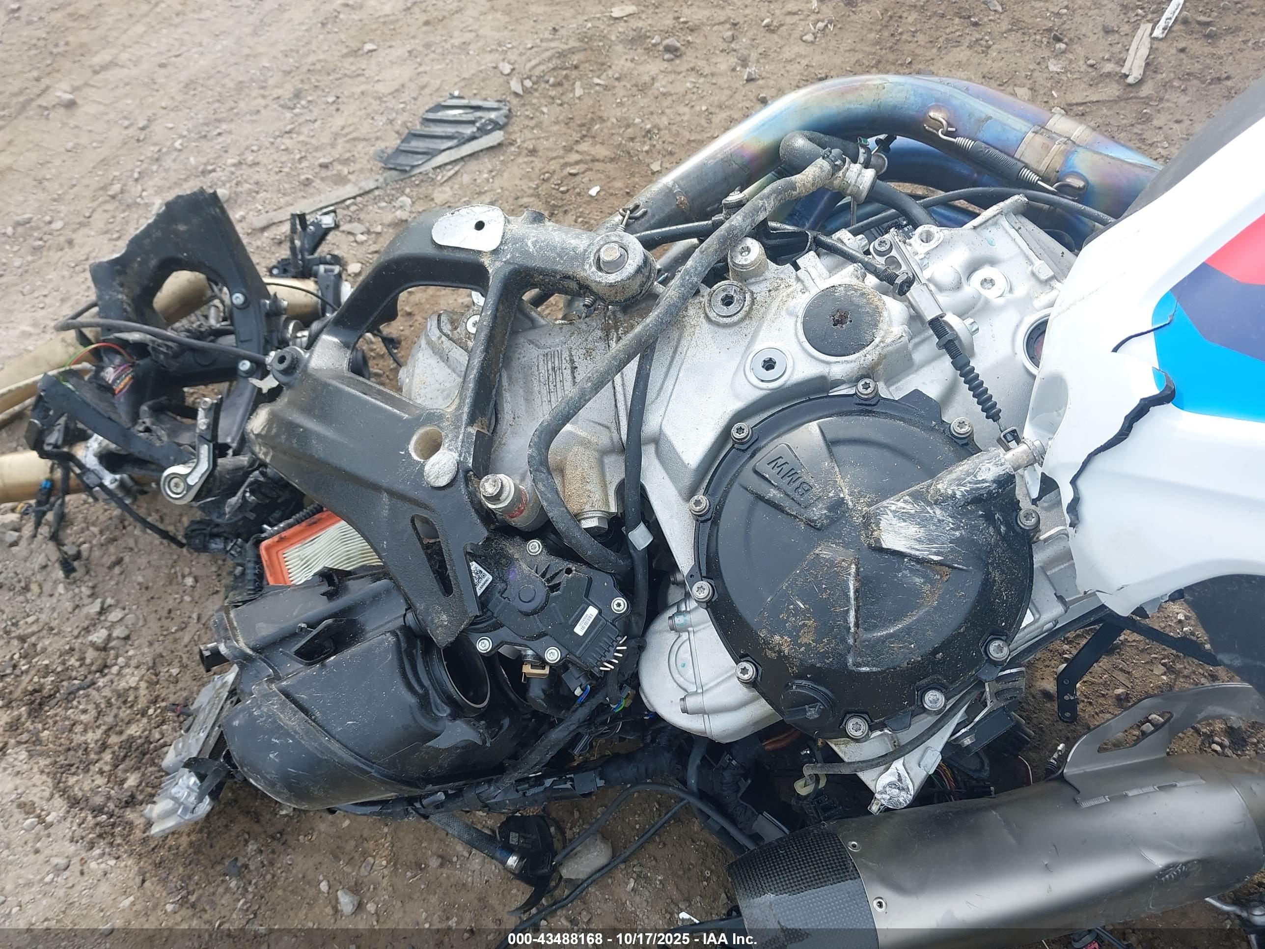 BMW S image 9