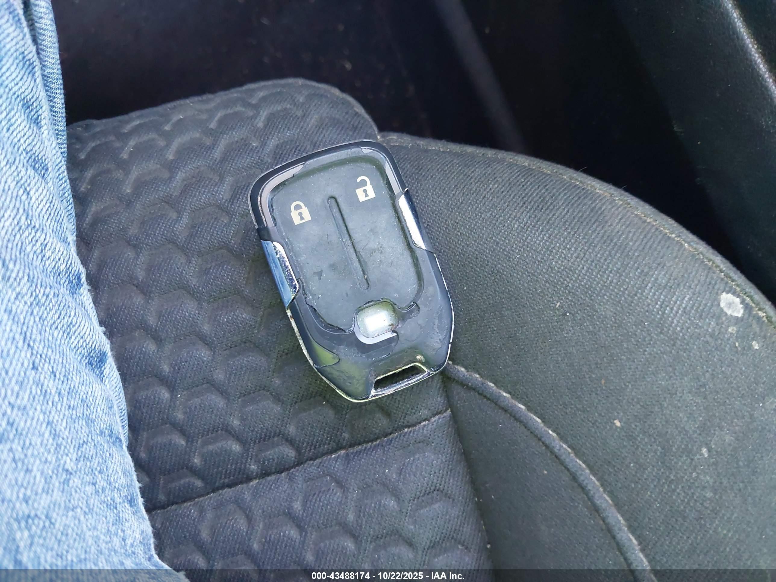 GMC ACADIA image 11