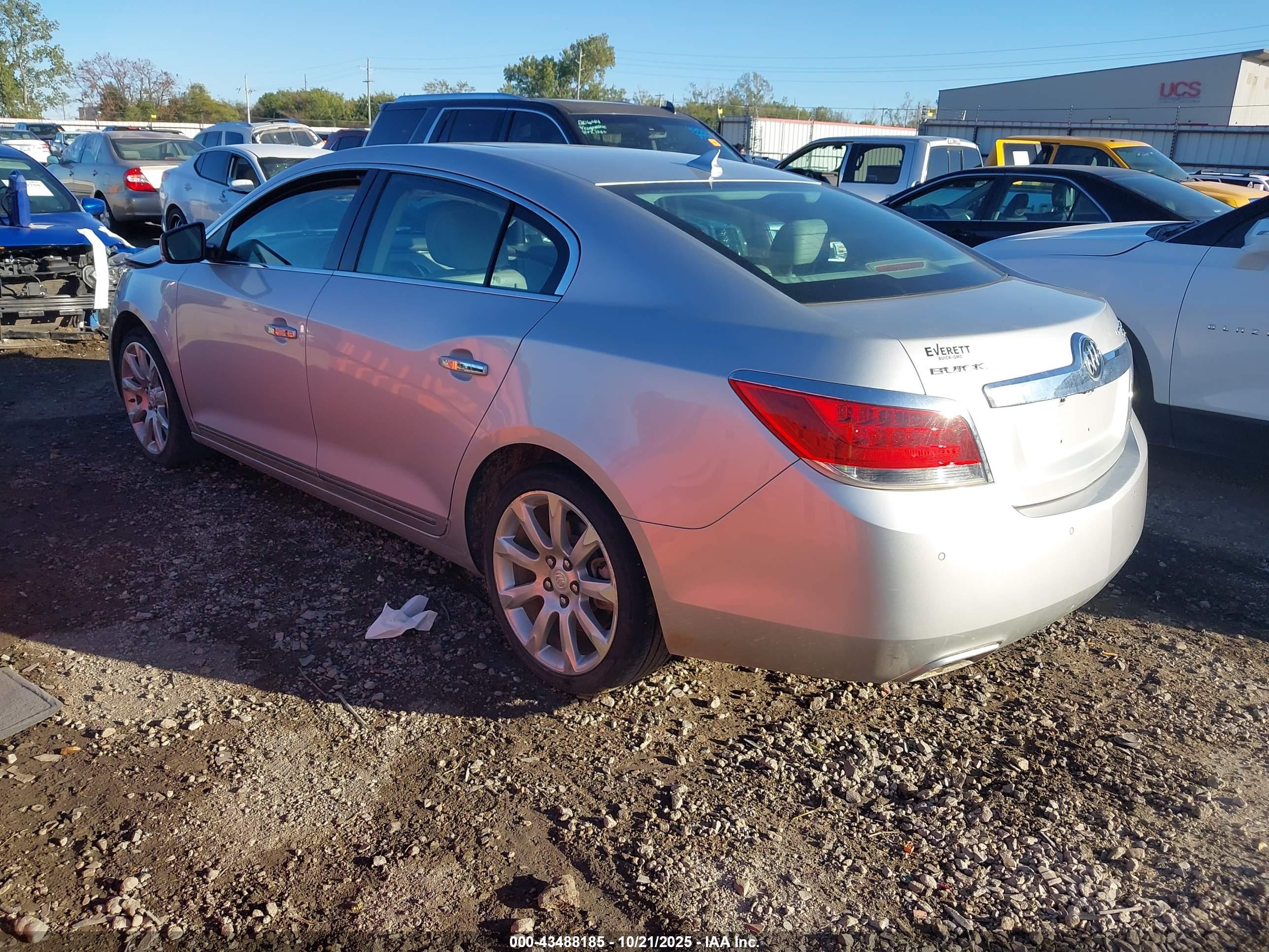 BUICK LACROSSE image 3