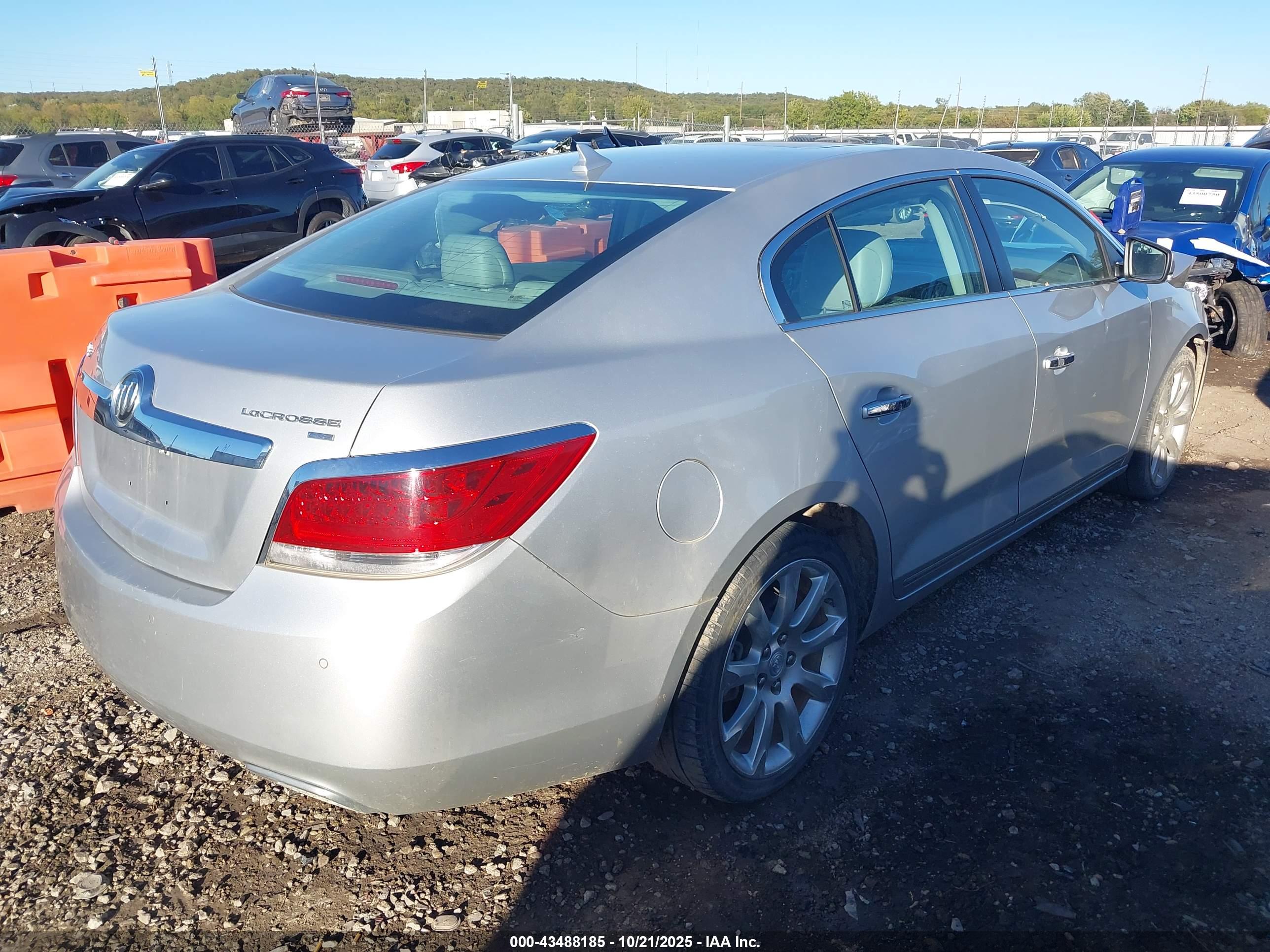 BUICK LACROSSE image 4