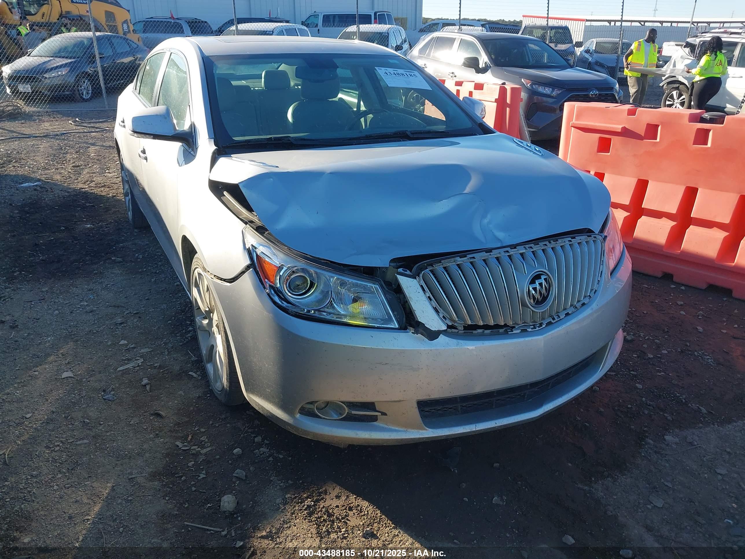 BUICK LACROSSE image 6