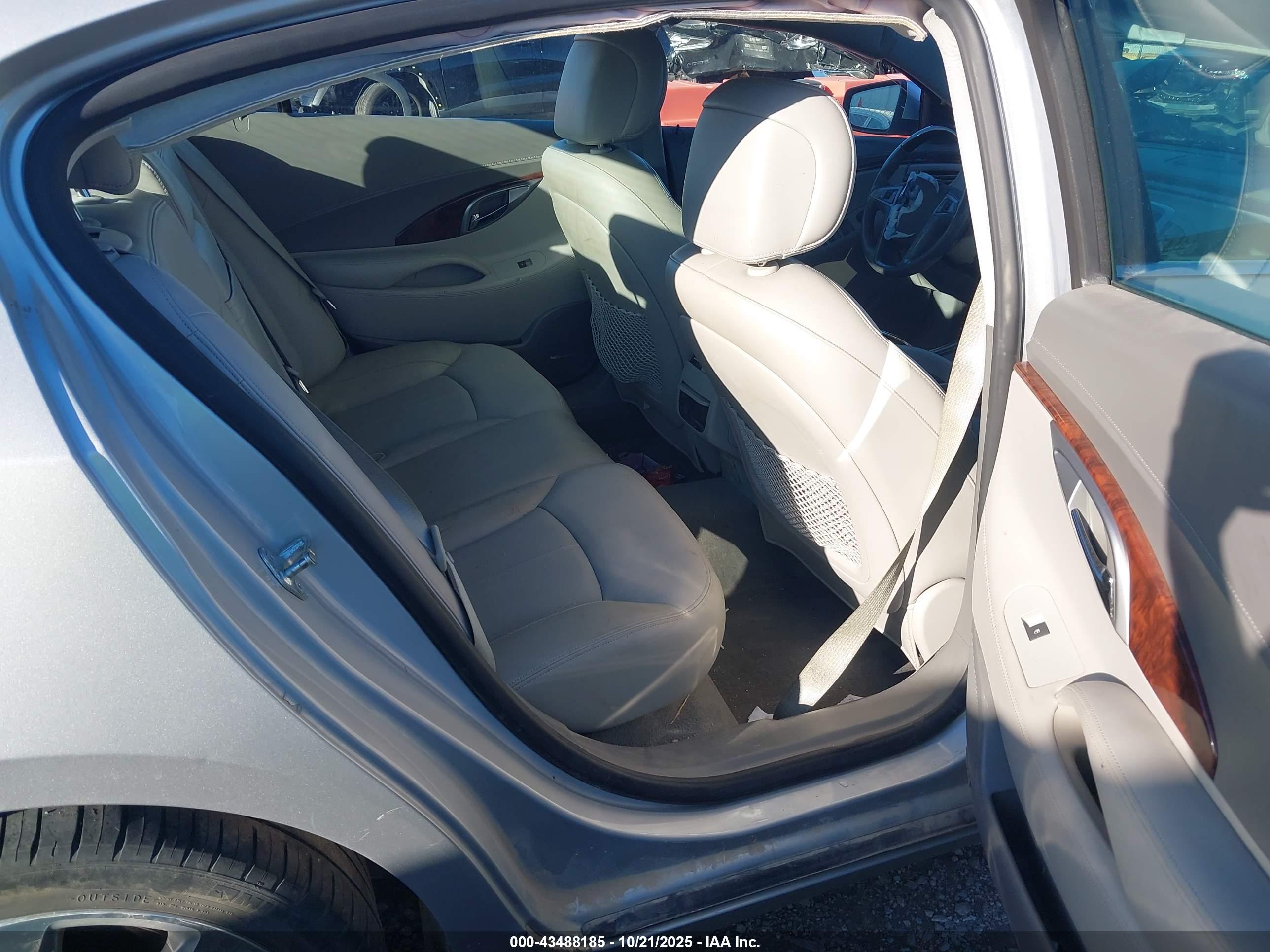 BUICK LACROSSE image 8