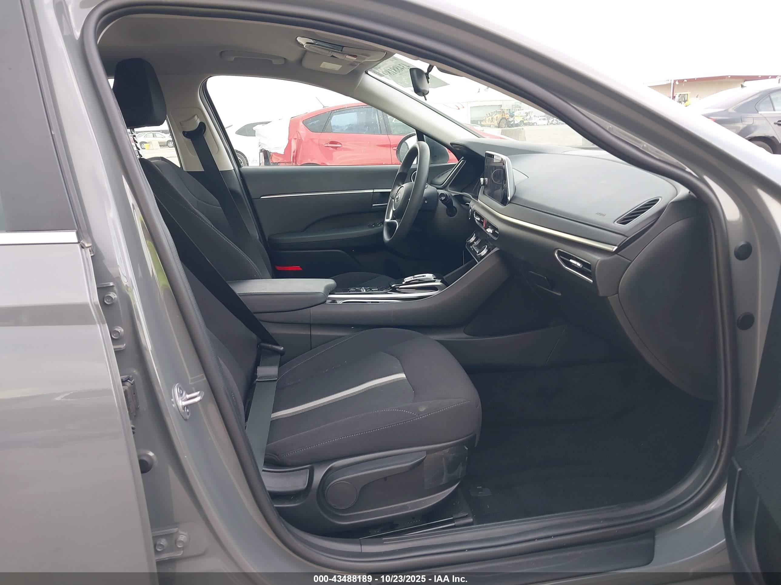 HYUNDAI SONATA image 5