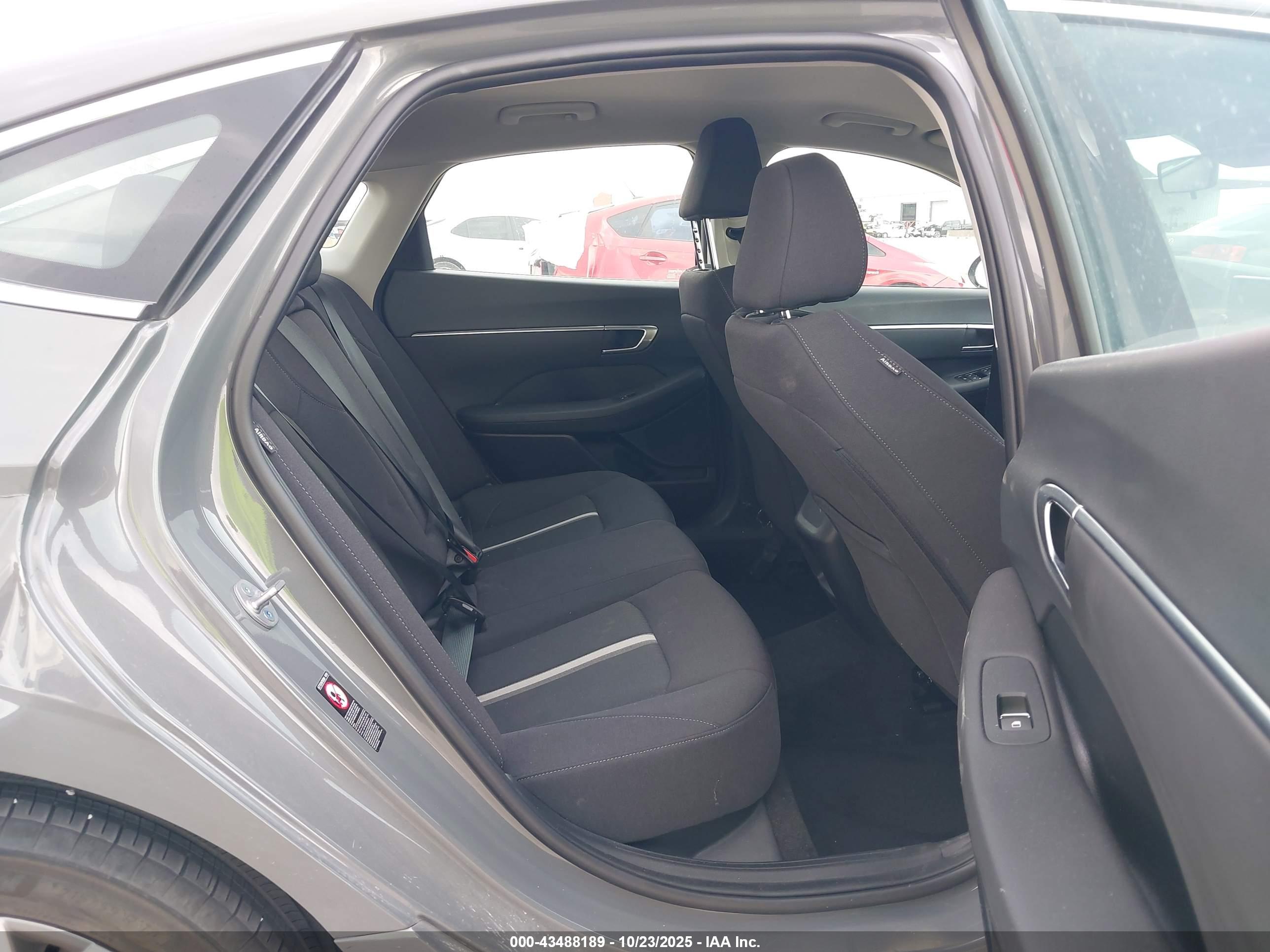 HYUNDAI SONATA image 8